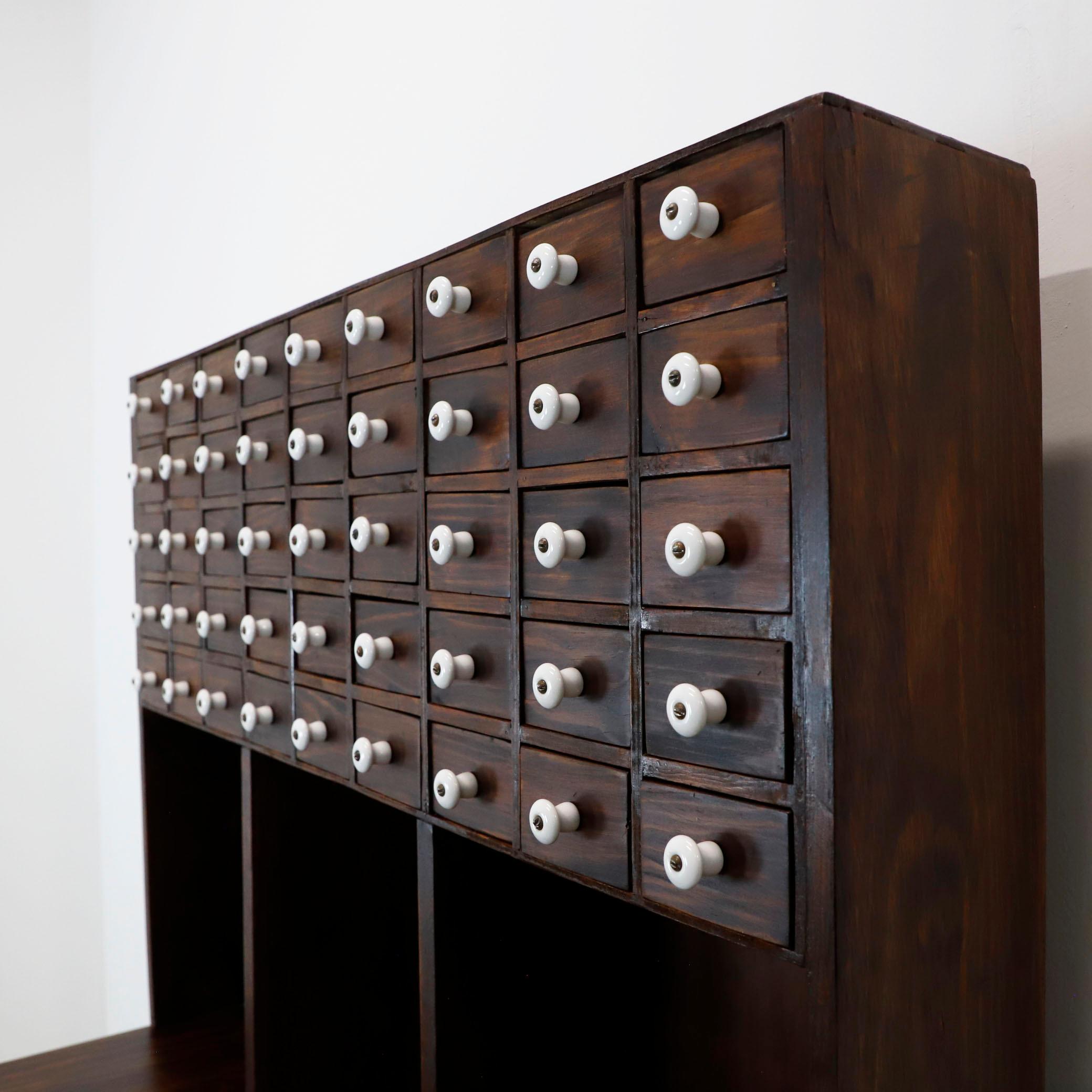 Messicano Antico cassettone da pittore con pomelli in porcellana in vendita