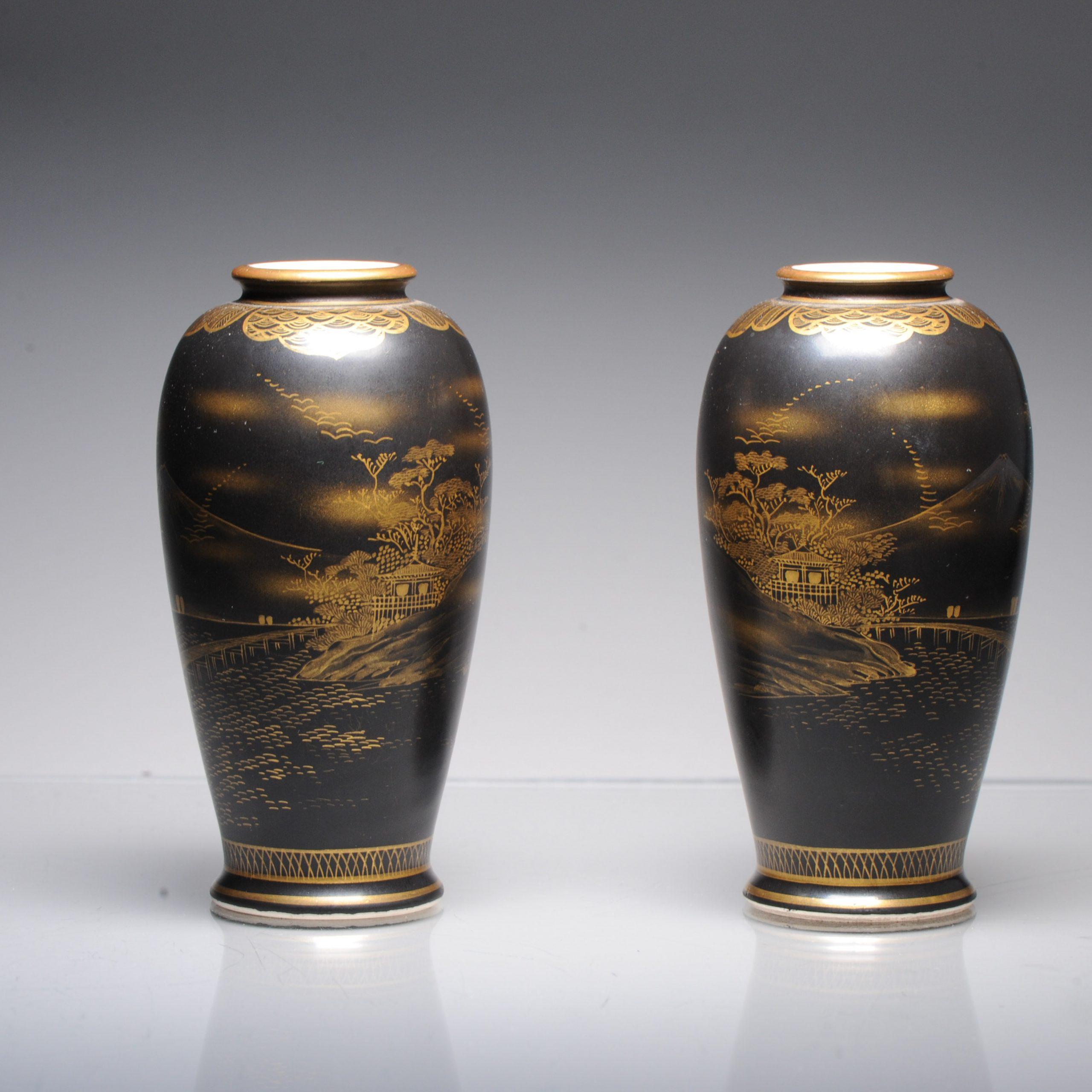 Antique Pair 19C Japanese Satsuma High Quality Black Vases Landscape Uchida In Excellent Condition For Sale In Amsterdam, Noord Holland