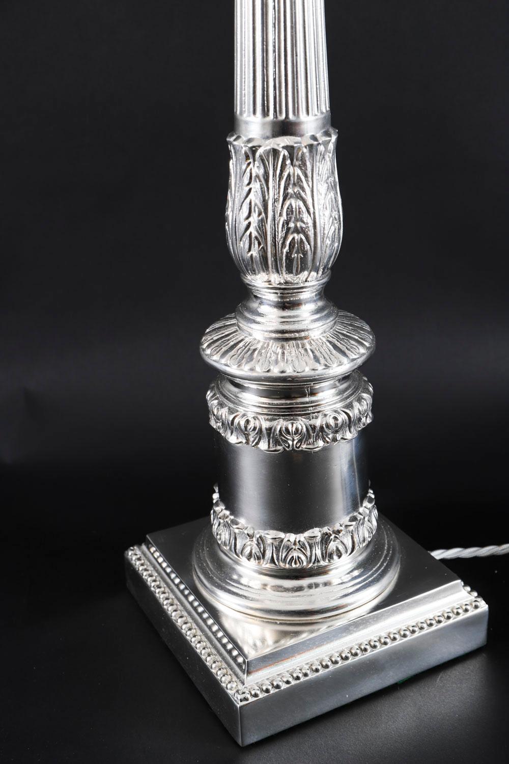 Antique Pair 2ft Silver Plated Corinthian Column Table Lamps 20th Century en venta 2