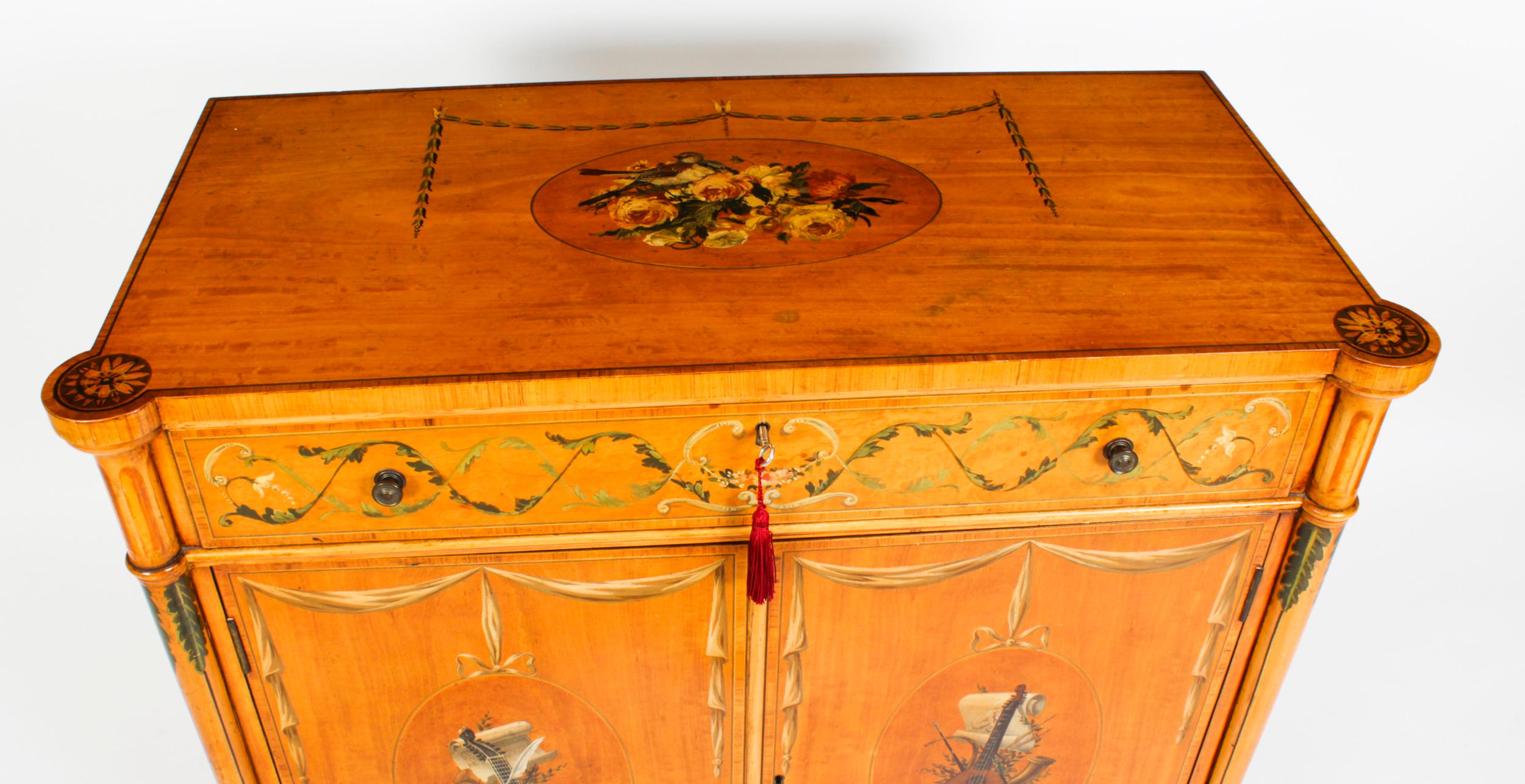 Antica coppia di armadietti Adams Revival in legno satinato Commodes del XIX secolo in vendita 8