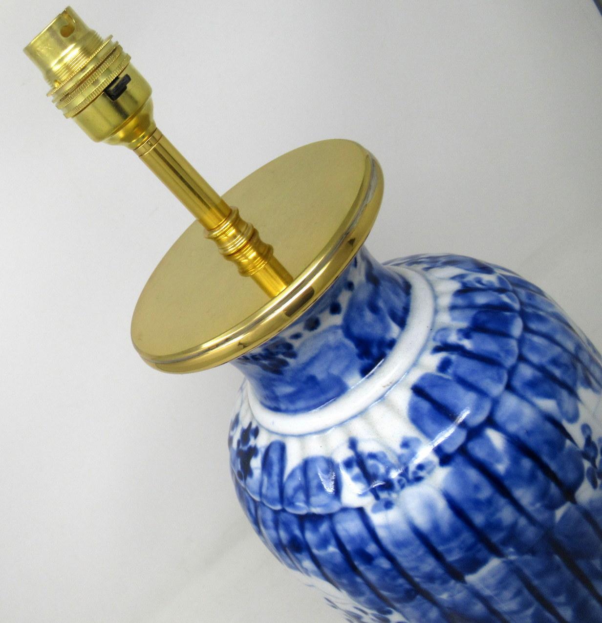 Antique Pair Blue and White Porcelain Ormolu Bronze Table Lamps Chinese European 1