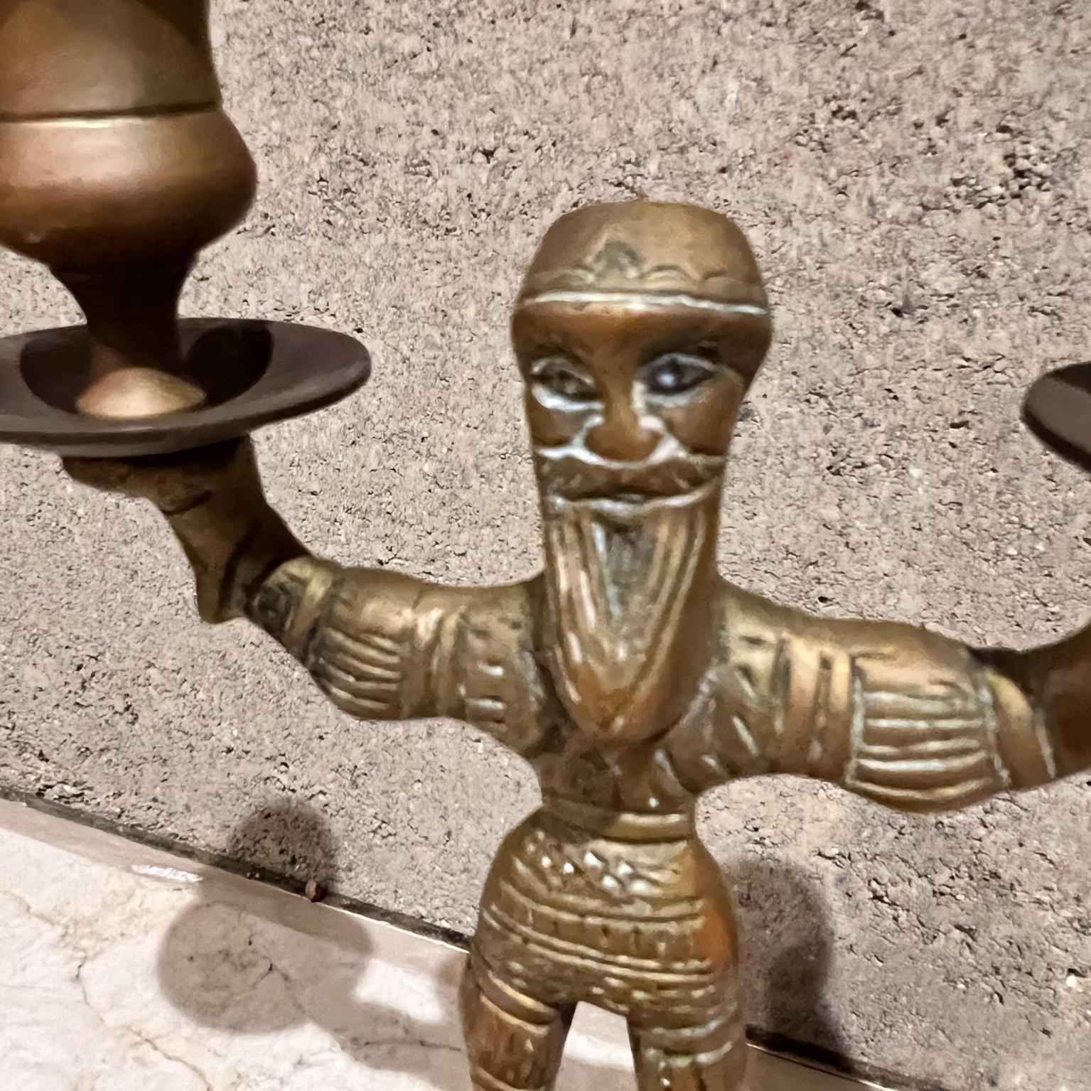 Coppia antica di portacandele doppi in ottone Candelabri russi in vendita 2