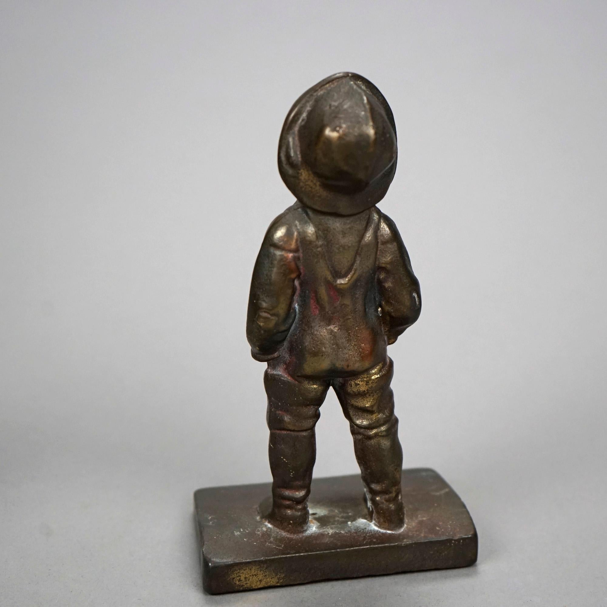 Paire de serre-livres anciens en bronze, Jeune garçon, vers 1920 en vente 4