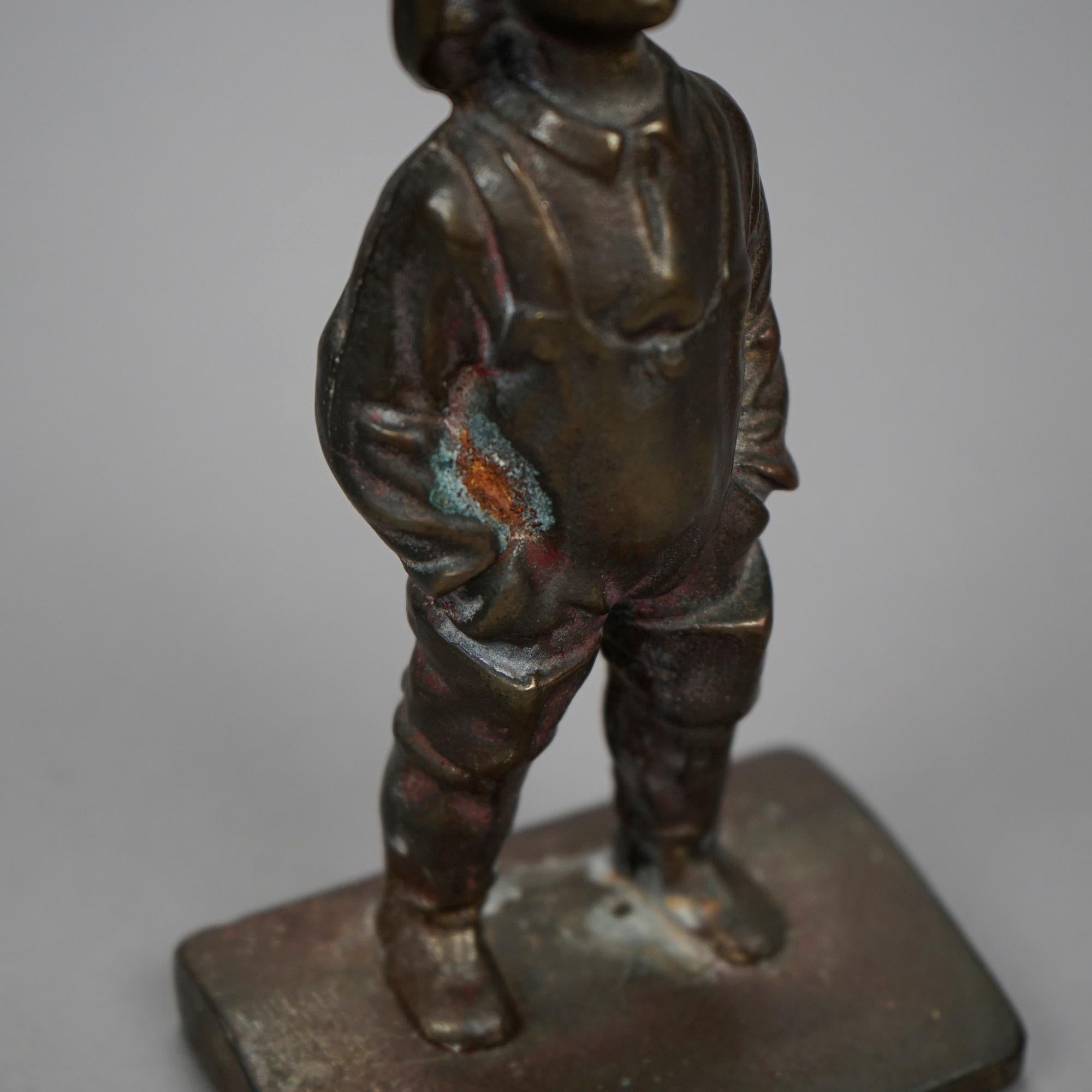 Paire de serre-livres anciens en bronze, Jeune garçon, vers 1920 en vente 7
