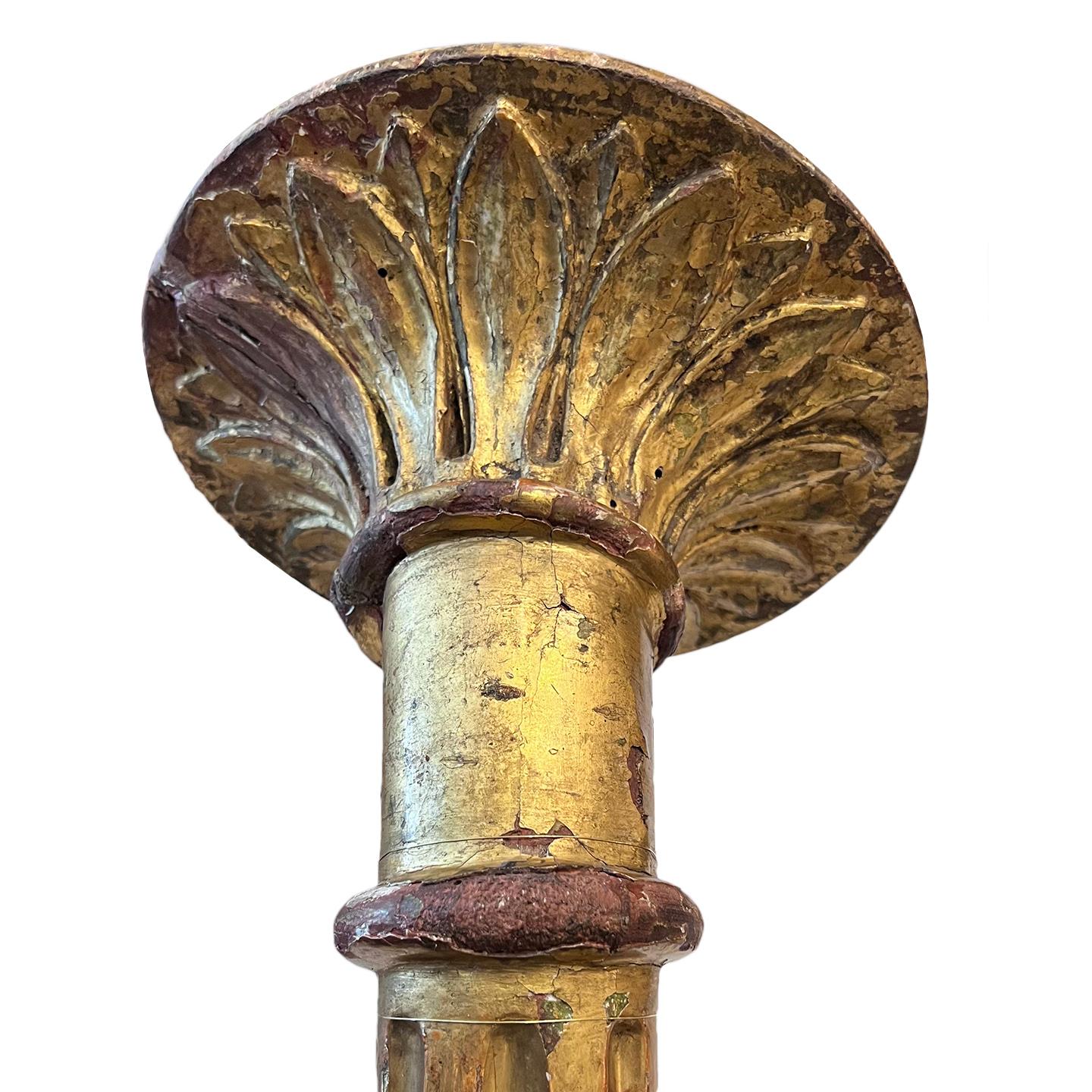 Antique Pair Carved and Gilt Wood Sconces In Good Condition For Sale In New York, NY