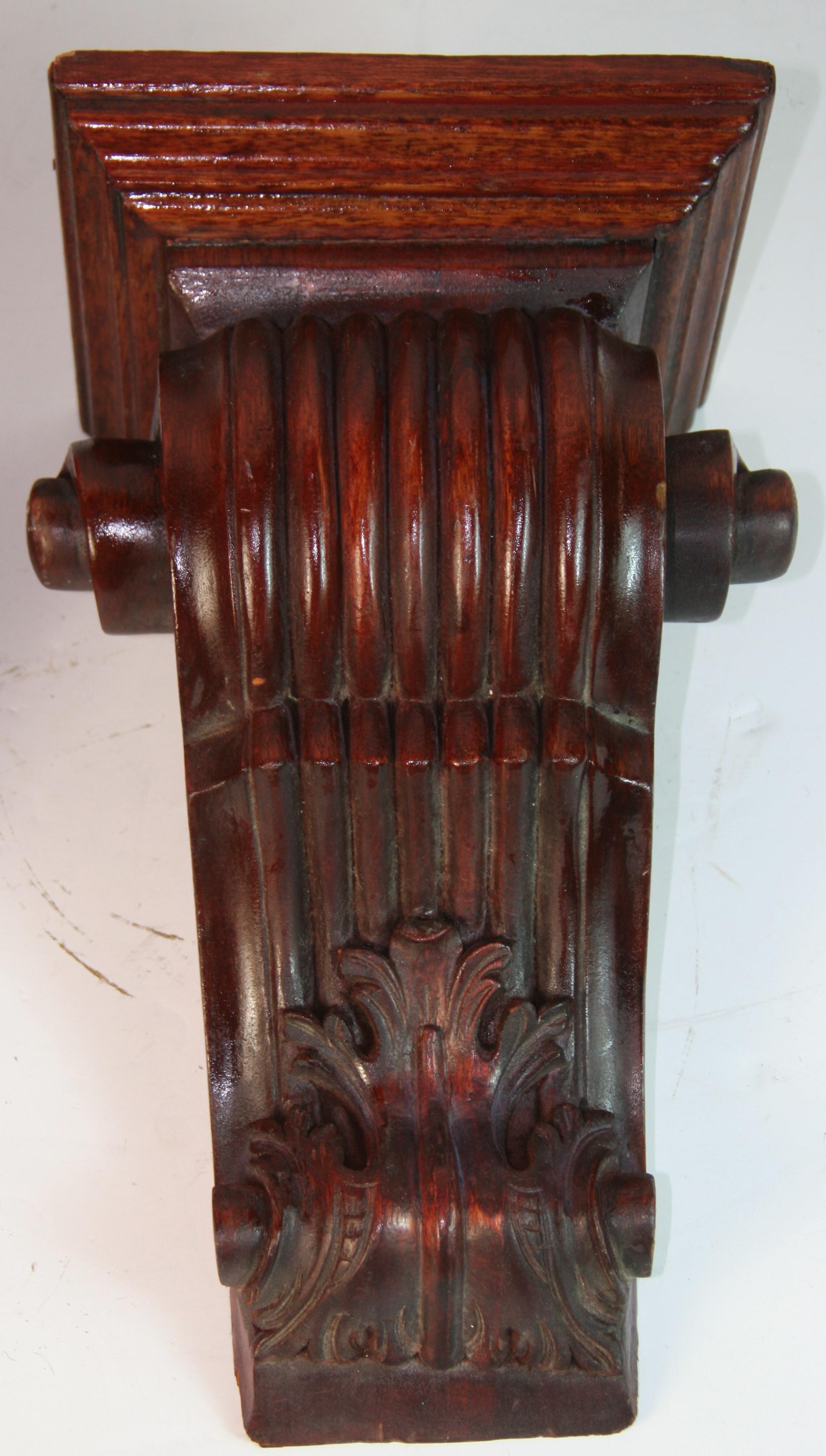 Antique Pair Carved Corbels Architectural Elements In Good Condition For Sale In Douglas Manor, NY