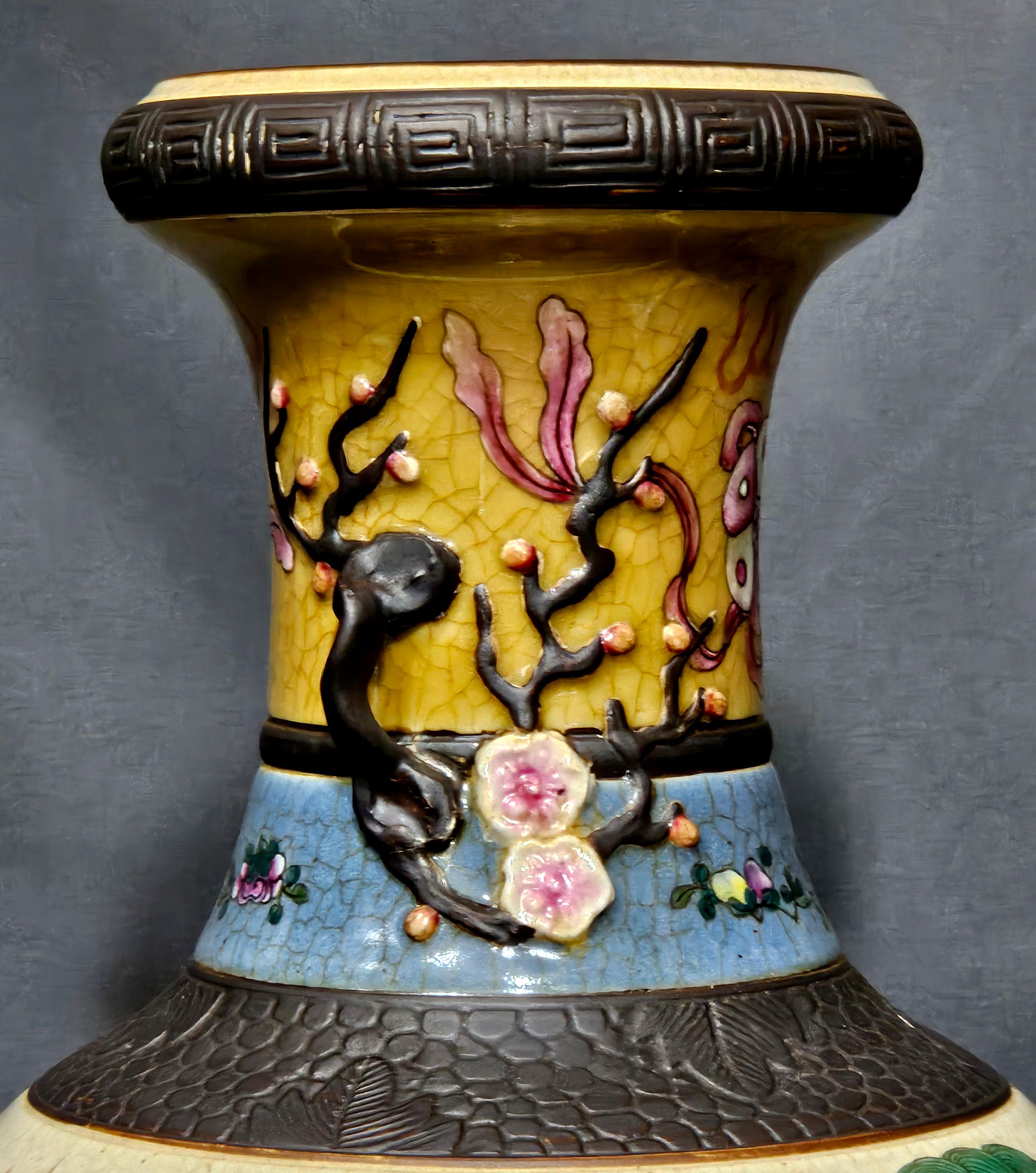 Paire ancienne de 5 lions chinois Famille Rose  Vases 19ème siècle en vente 2