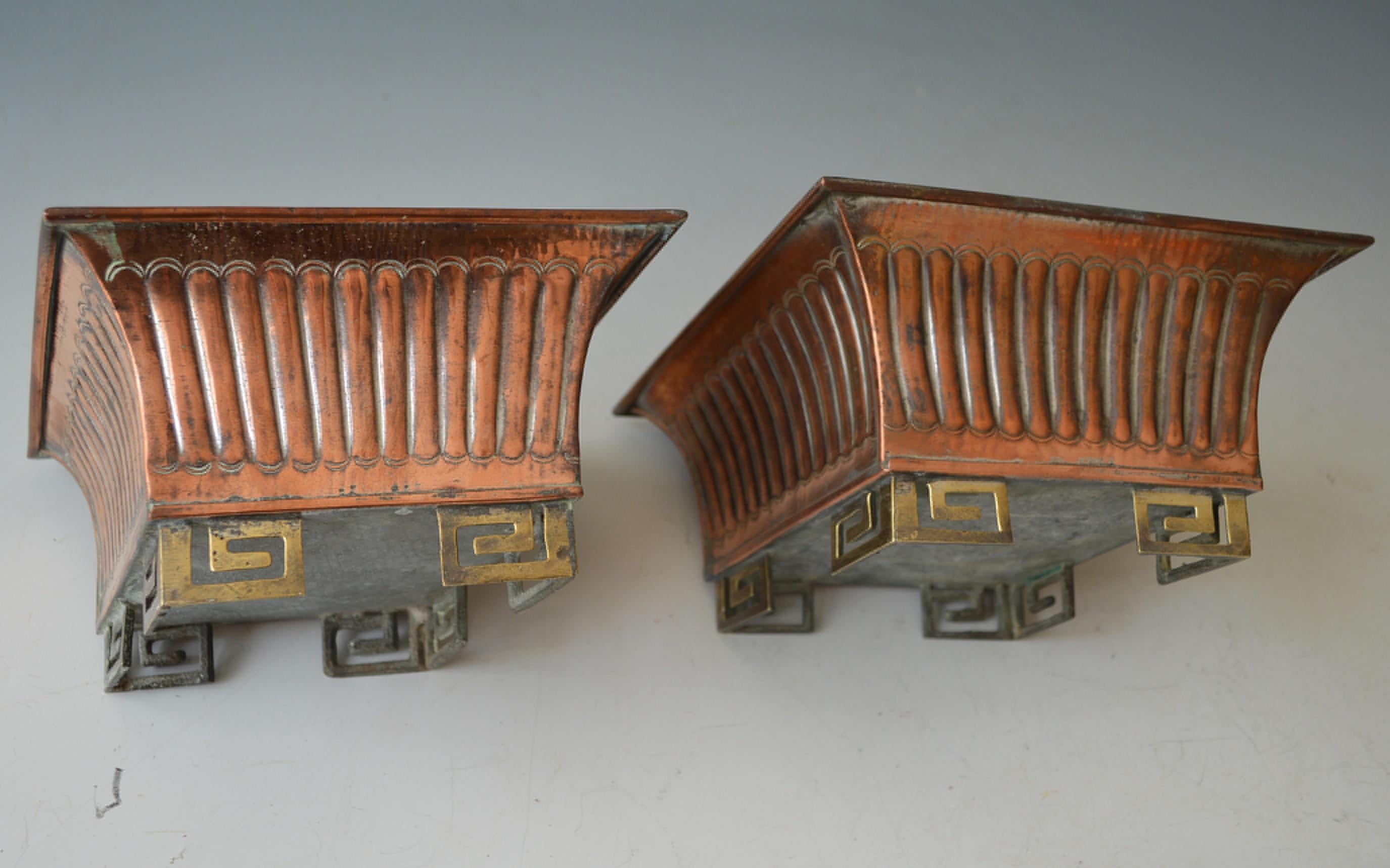 Hand-Crafted Antique Pair Chinese Arts Crafts Style Copper Planters 中国古董 For Sale