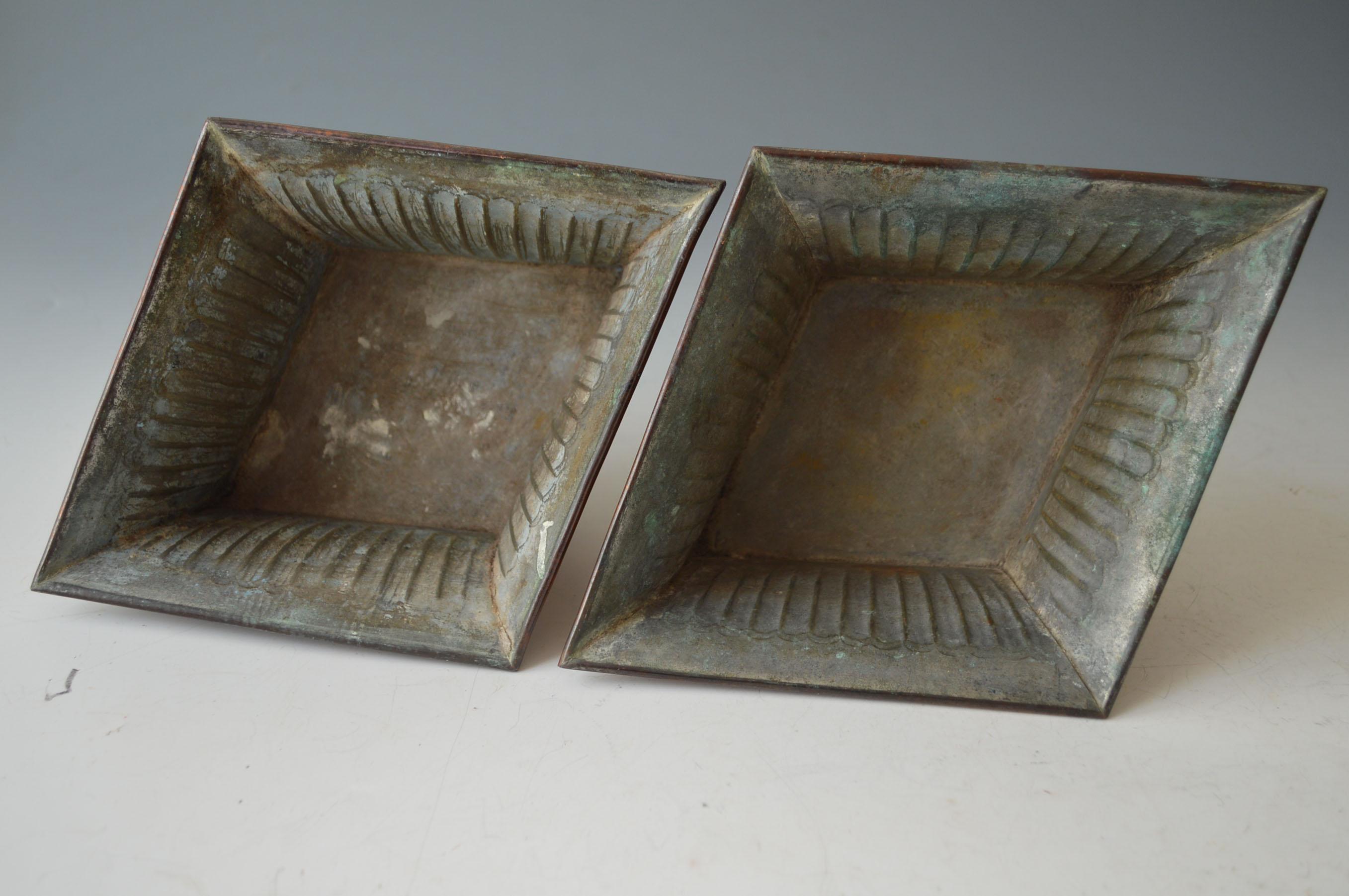 20th Century Antique Pair Chinese Arts Crafts Style Copper Planters 中国古董 For Sale