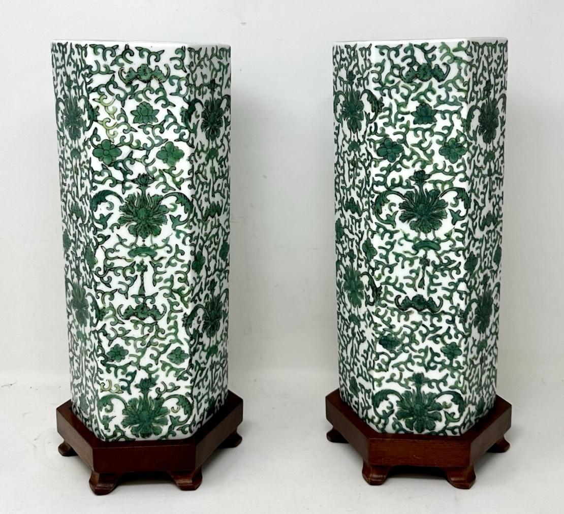 Antique Pair Chinese Export Porcelain Urns Vases Carved Hardwood Base Green 19Ct In Good Condition For Sale In Dublin, Ireland