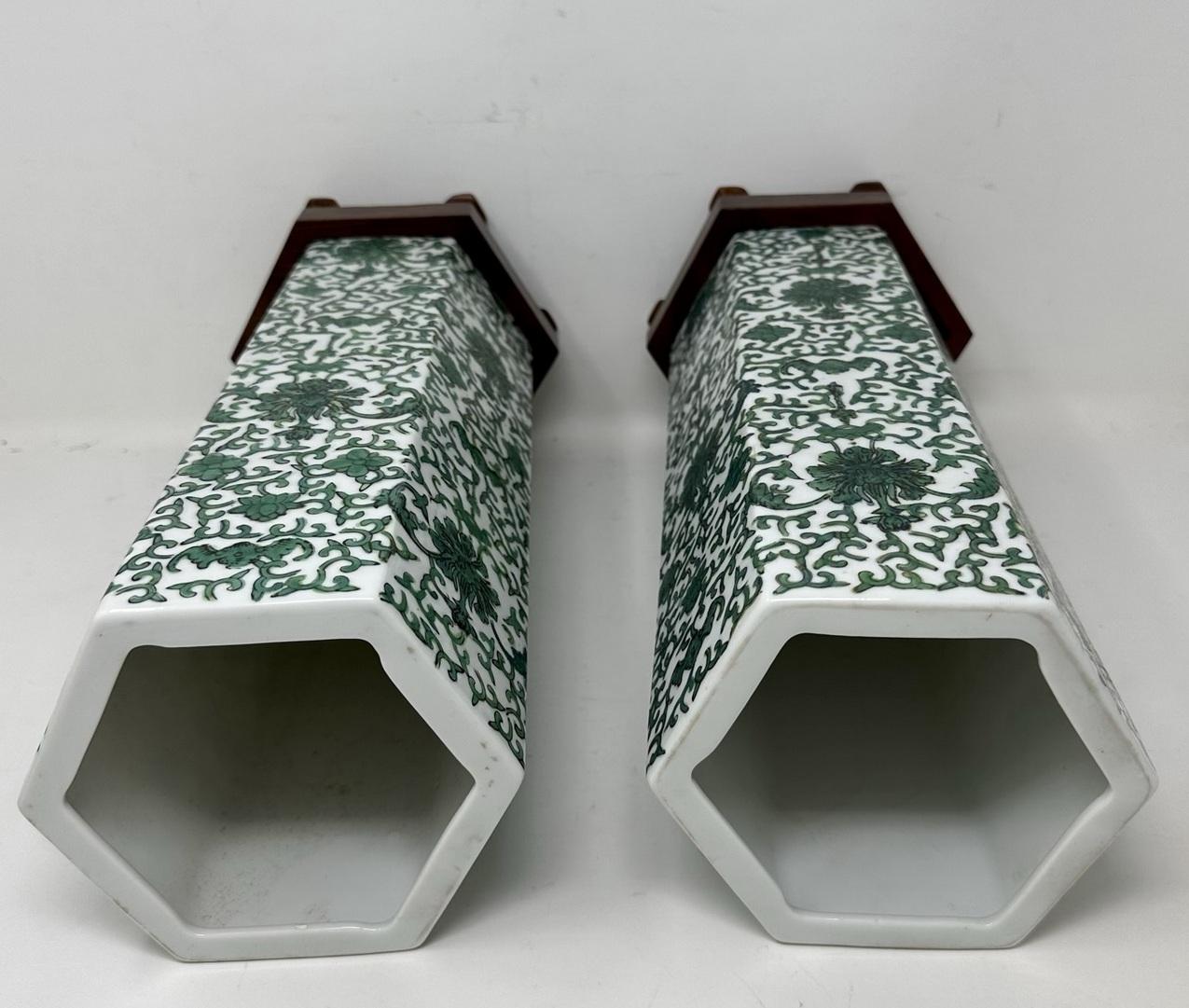 Antique Pair Chinese Export Porcelain Urns Vases Carved Hardwood Base Green 19Ct For Sale 3