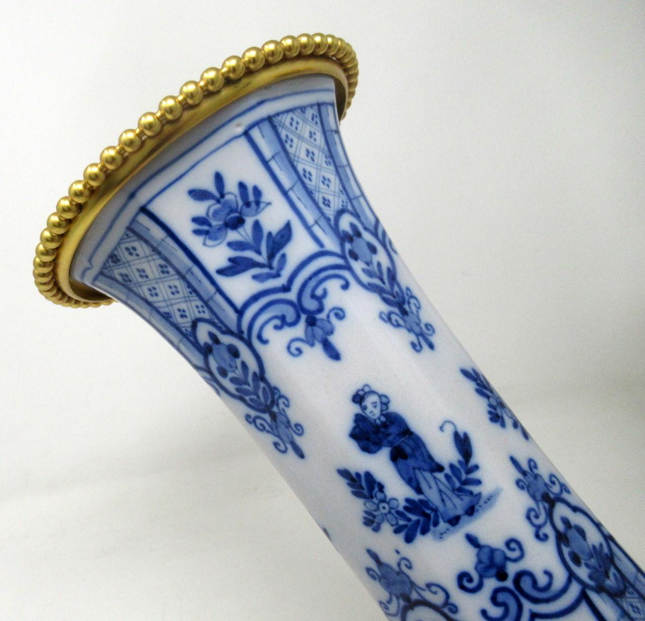 Hand-Painted Antique Pair Chinese Porcelain Export Blue White Ormolu Gilt Bronze Urns Vases