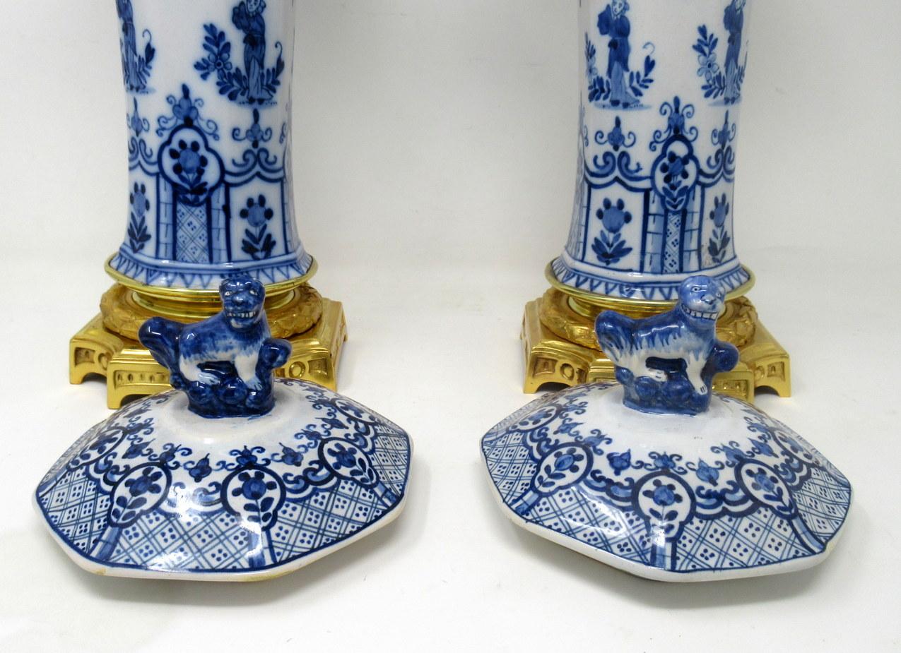 19th Century Antique Pair Chinese Porcelain Export Blue White Ormolu Gilt Bronze Urns Vases