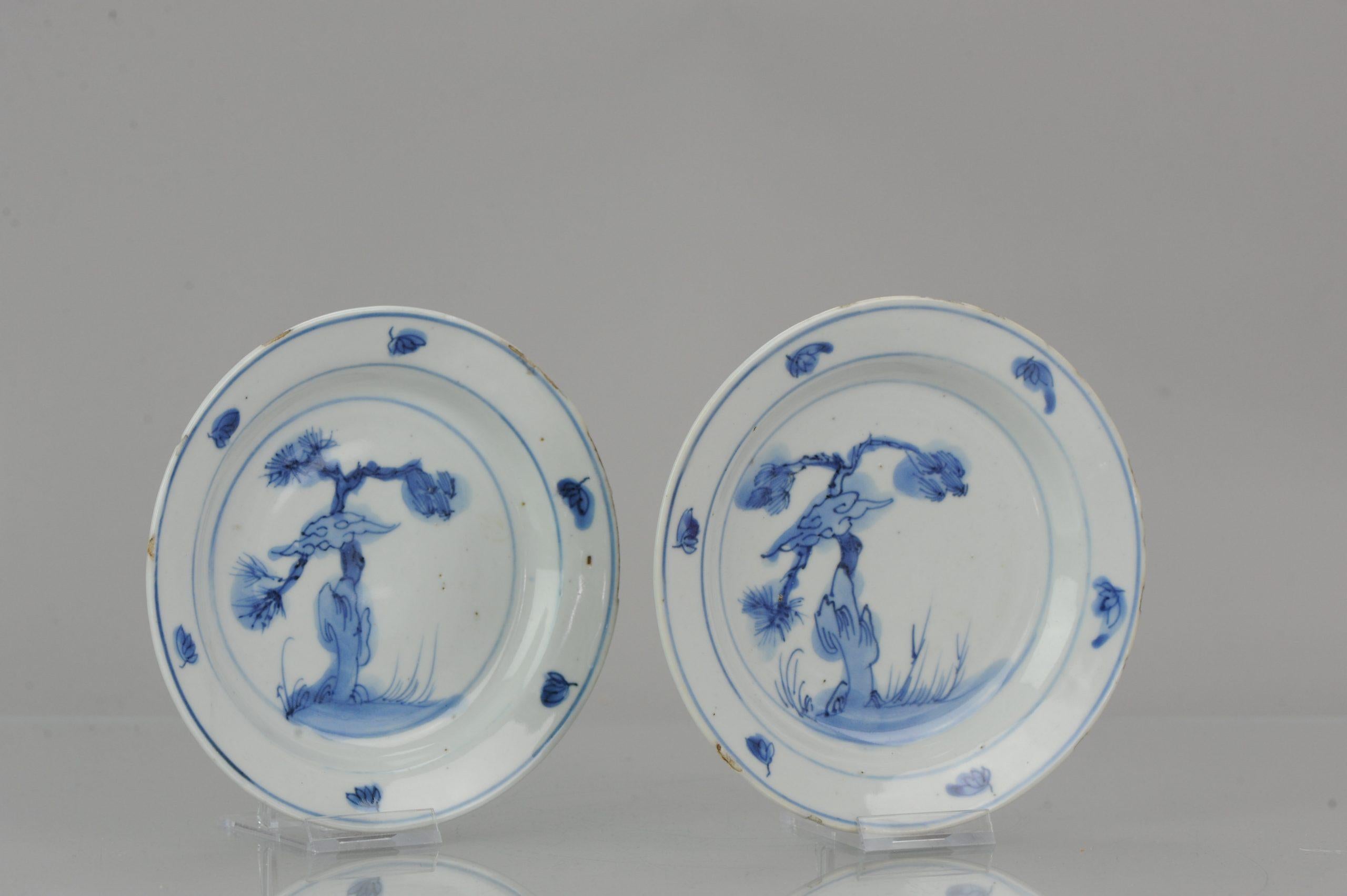 Antique Pair Chinese Porcelain Late Ming 1600-1640 Tianqi Chongzhen Gnarled Pine In Good Condition In Amsterdam, Noord Holland