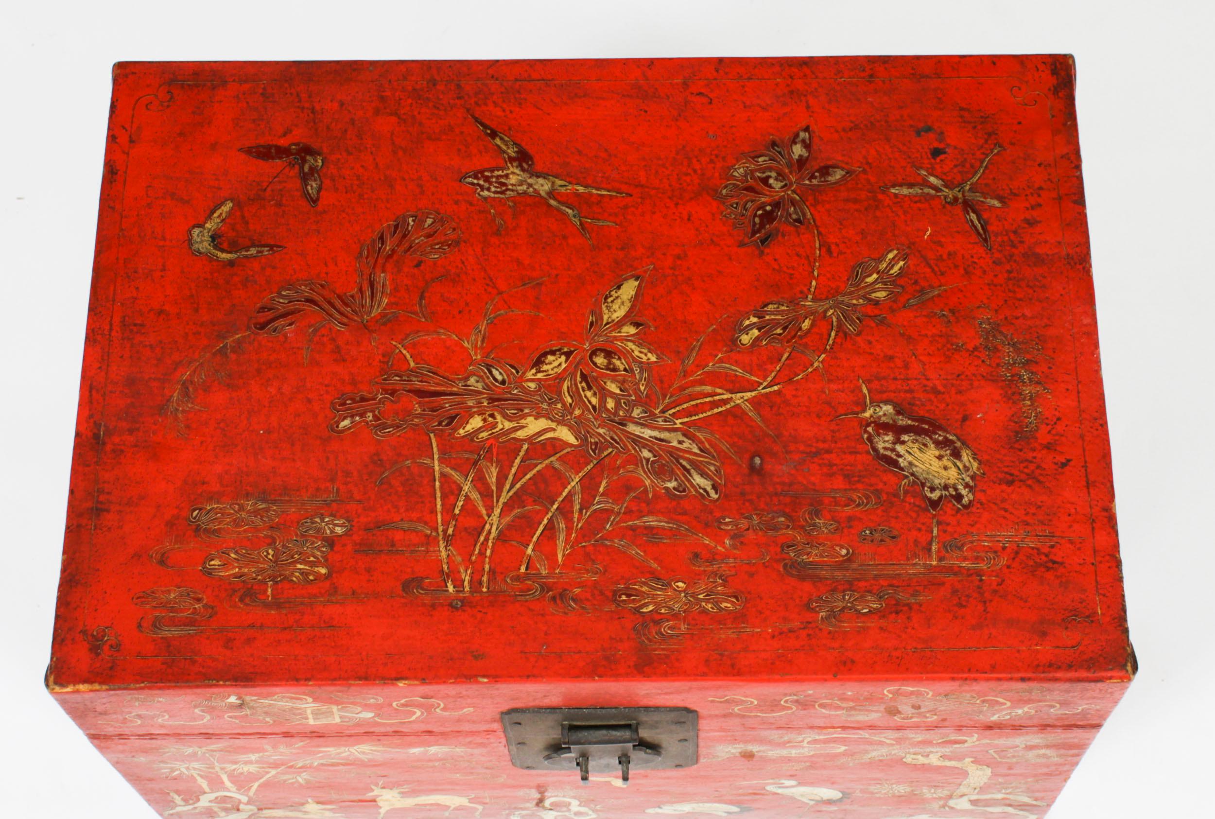 Late 19th Century Antique Pair Chineses Red Lacquered Leather Chinoiserie Trunks 19th Century For Sale