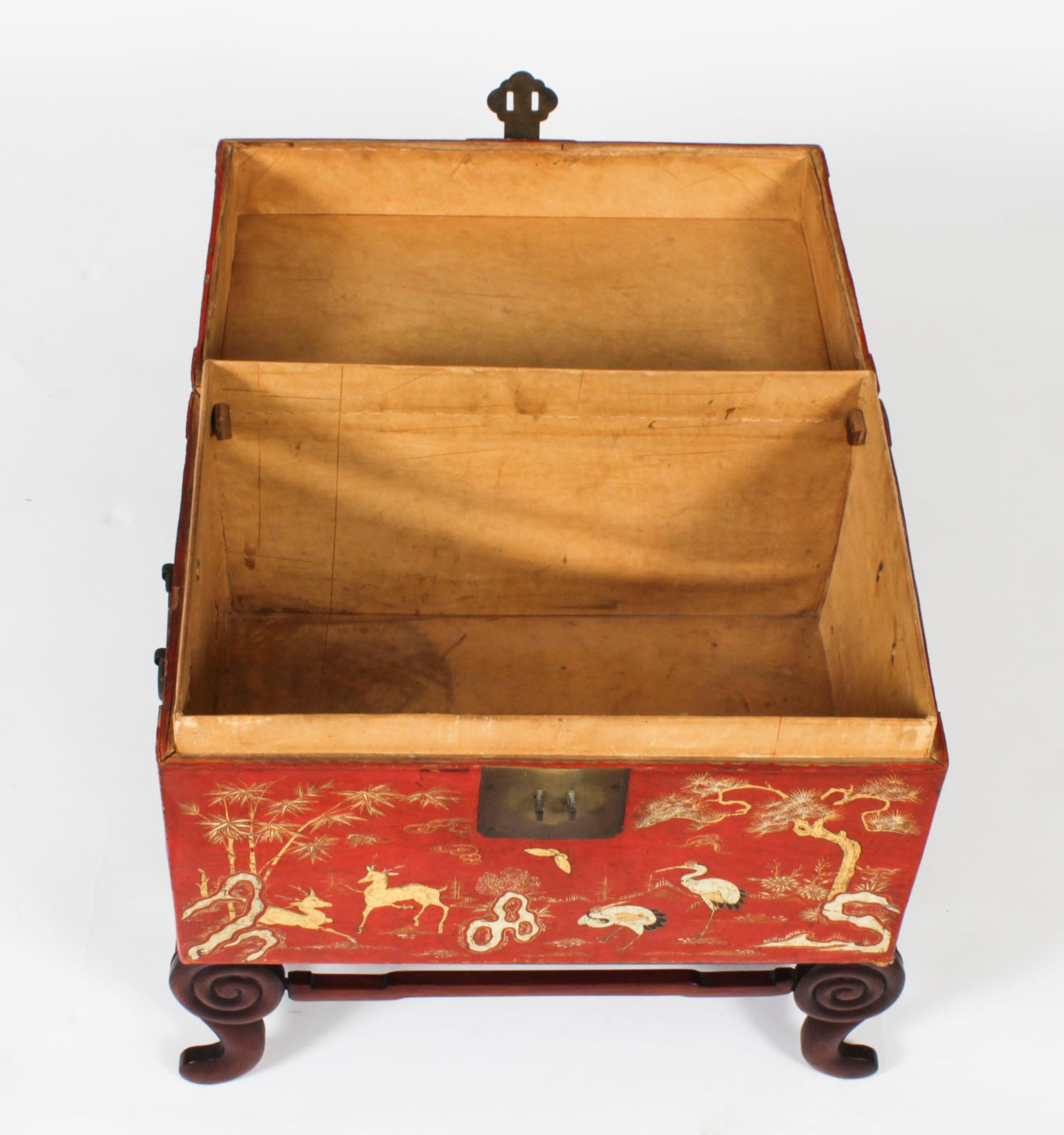 Antique Pair Chineses Red Lacquered Leather Chinoiserie Trunks 19th Century For Sale 1