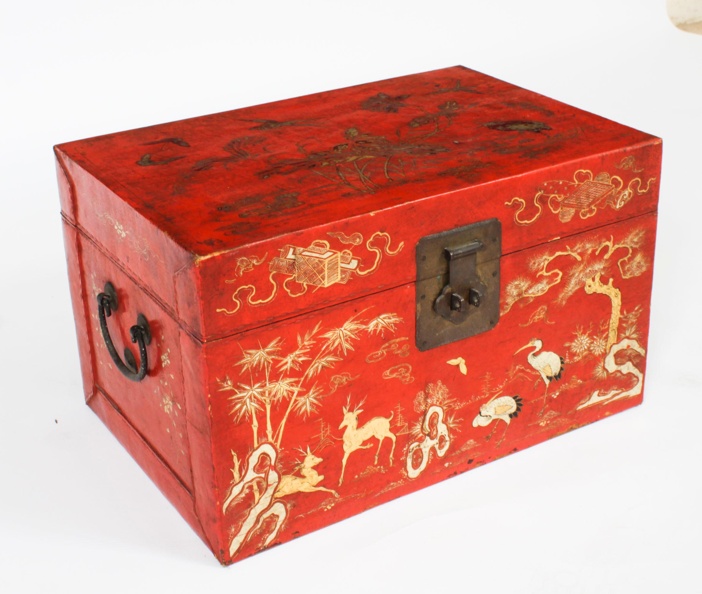 Antique Pair Chineses Red Lacquered Leather Chinoiserie Trunks 19th Century For Sale 5