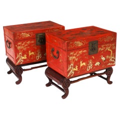 Antiguo Par de Baúles Chinos de Cuero Lacado Rojo Chinoiserie Siglo XIX