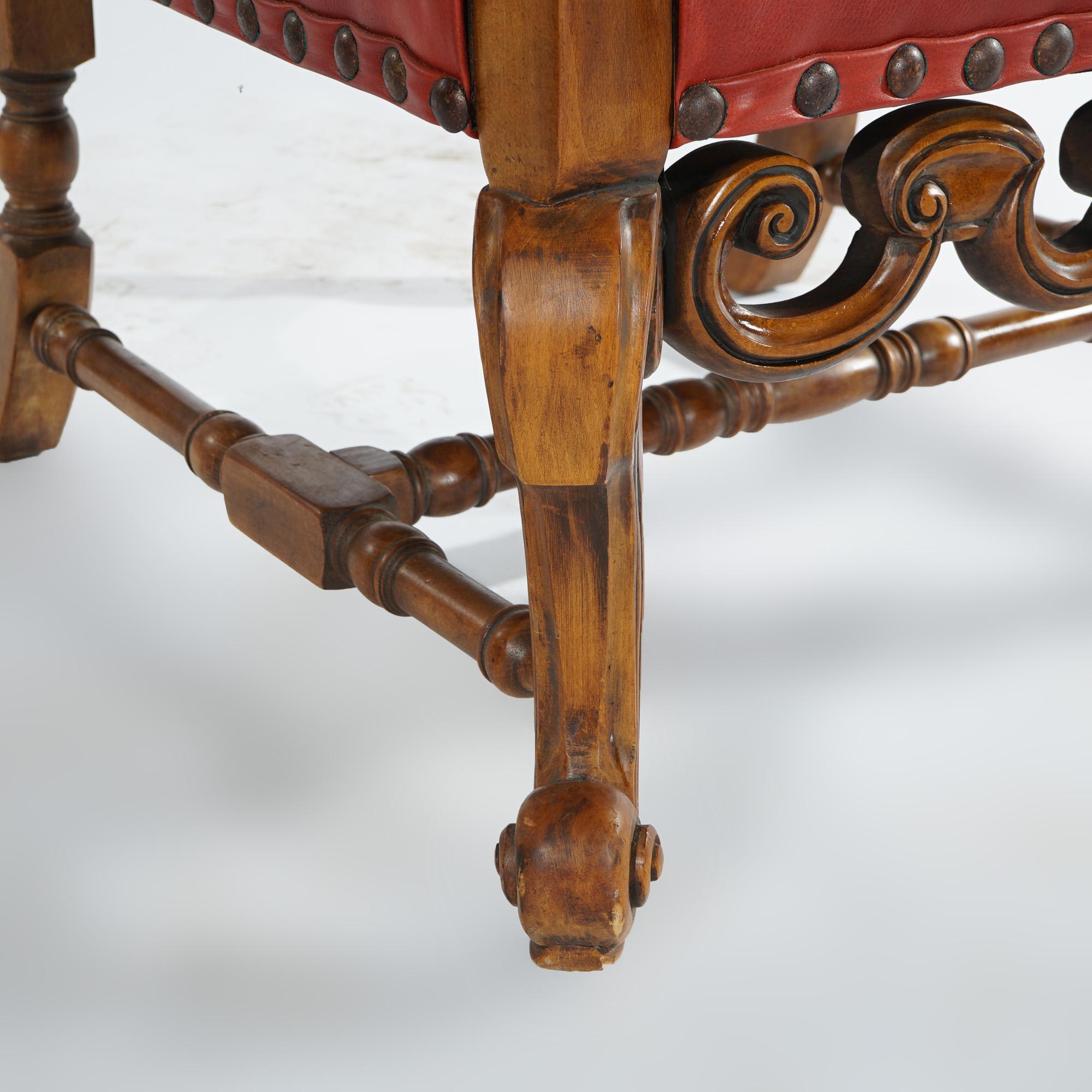 Antiquité Paire de chaises de trône en noyer sculpté baroque continental Circa1920 en vente 2