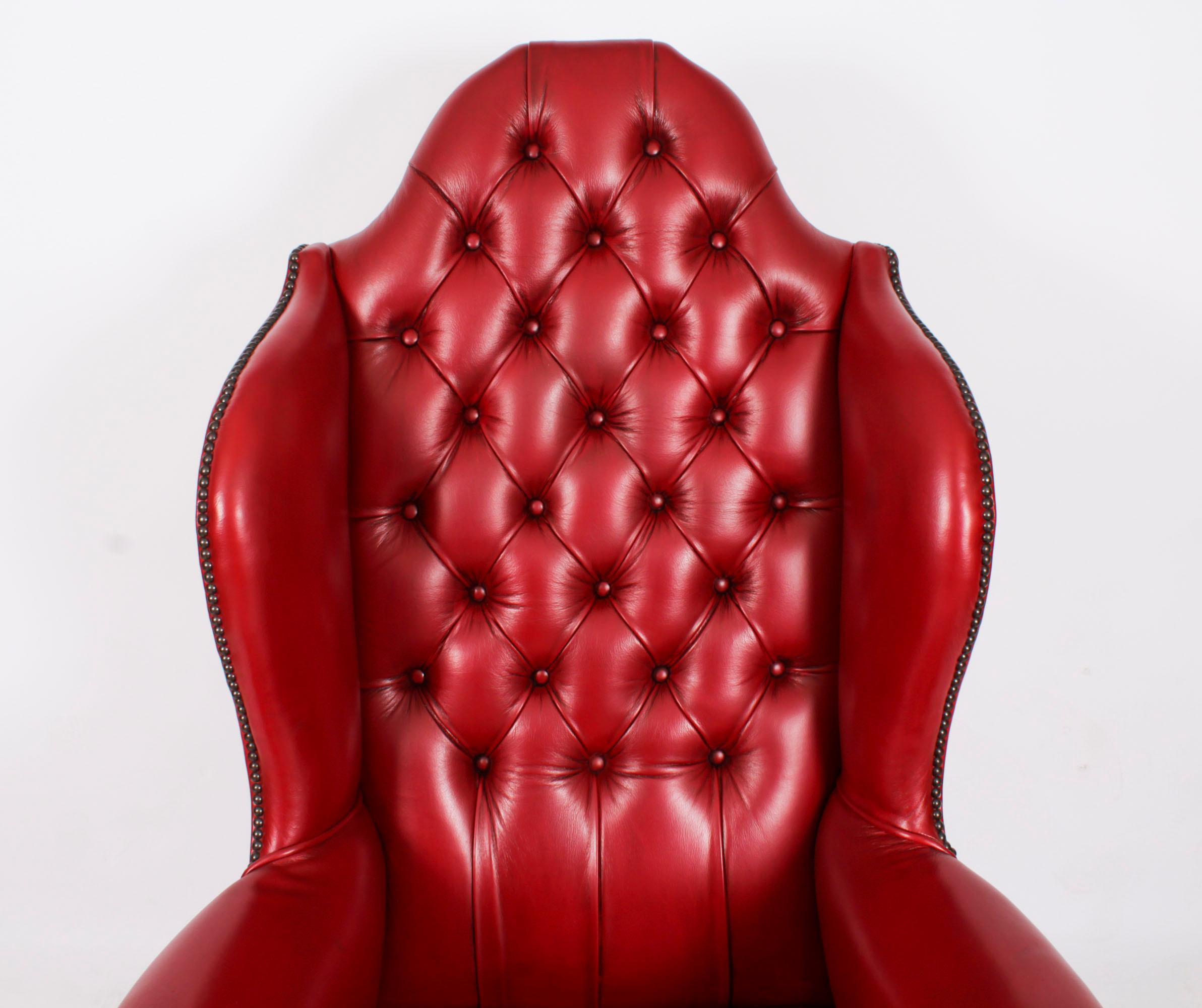 Antique Pair Crimson Leather Chippendale Wingback Throne Armchairs 20th Century In Good Condition For Sale In London, GB