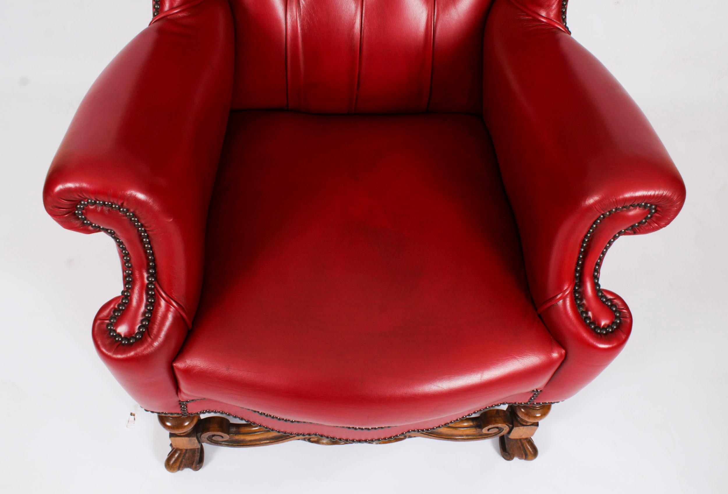 Early 20th Century Antique Pair Crimson Leather Chippendale Wingback Throne Armchairs 20th Century For Sale