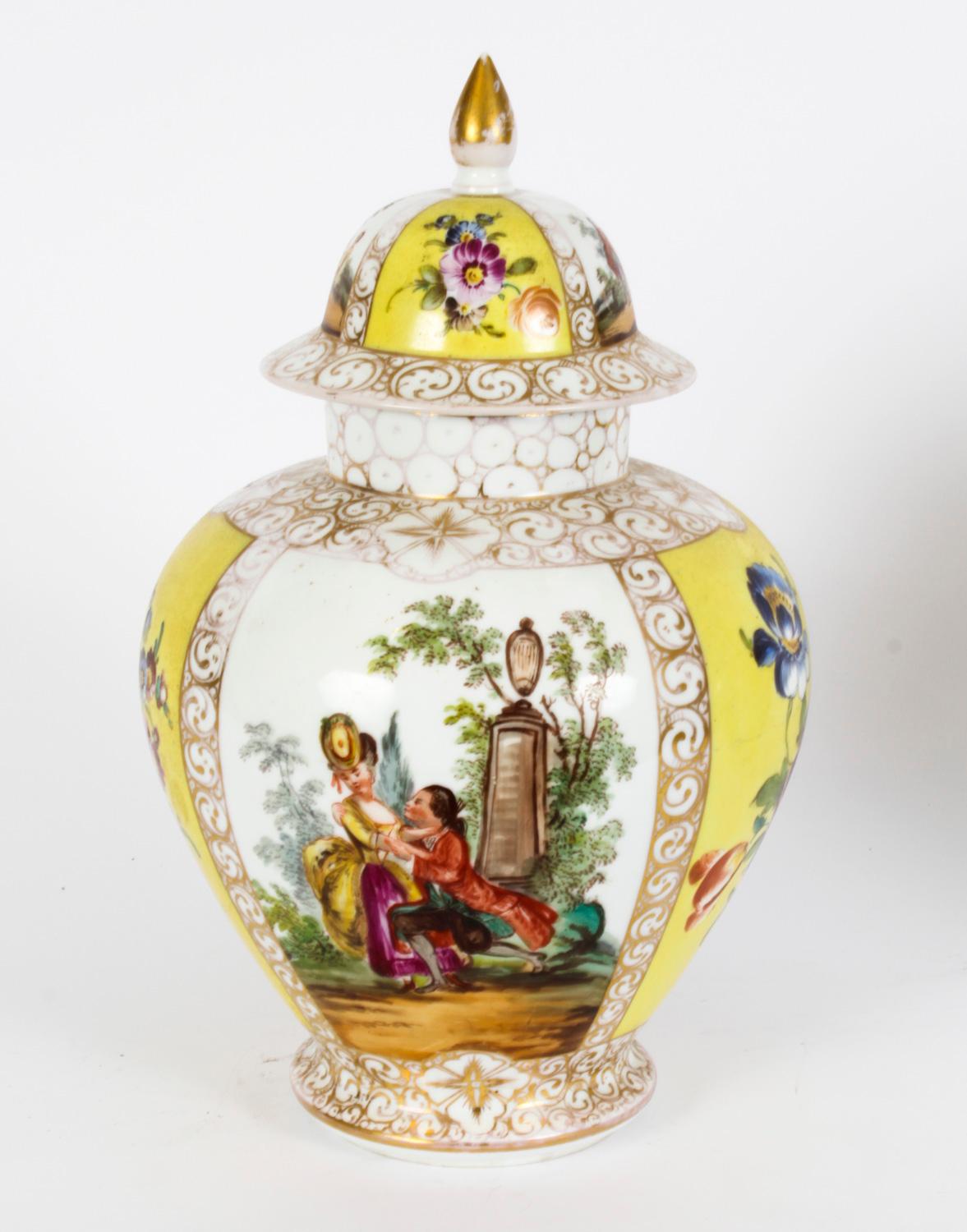 Antikes Paar Dresdener Porzellanvasen mit Deckeln und Deckeln aus dem frühen 20. Jahrhundert im Angebot 2