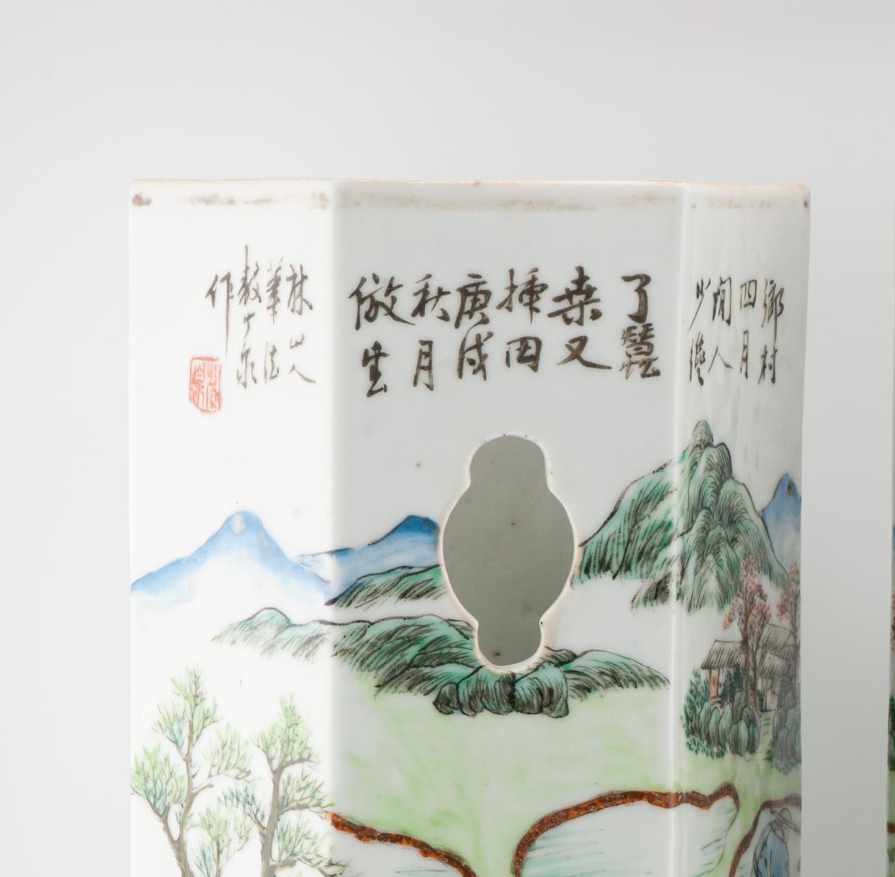Qing Coppia antica di vasi in porcellana cinese del 20° secolo con marchio Guangxu/Periodo della Repubblica in vendita