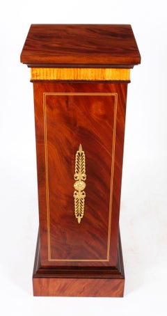 Antica coppia di piedistalli Revival Impero in mogano e ormolu C1930 XIX secolo