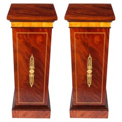 Antica coppia di piedistalli Revival Impero in mogano e ormolu C1930 XIX secolo