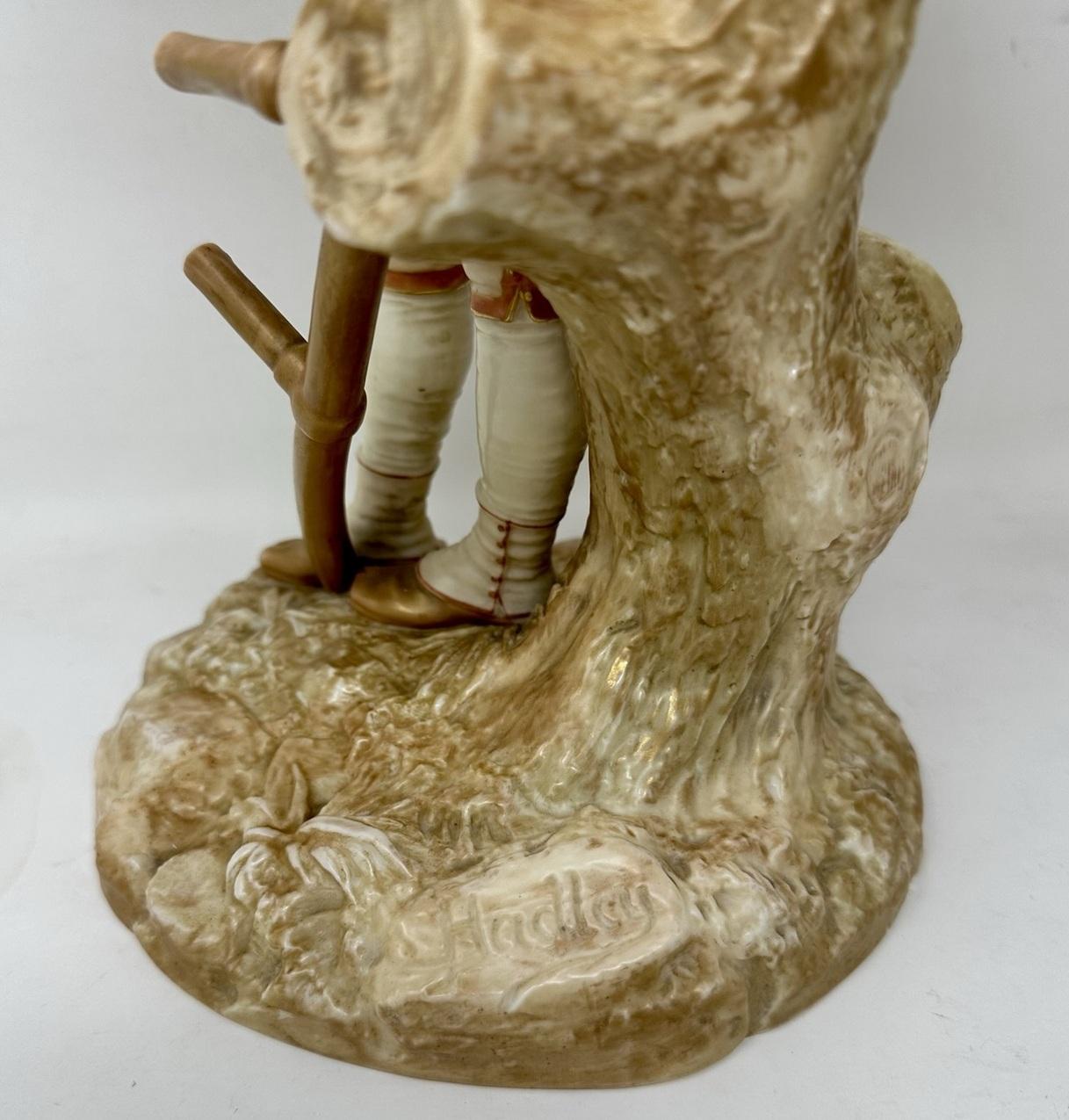 Paire de figurines anglaises anciennes en porcelaine Royal Worcester de James Hadley du 19ème siècle en vente 3