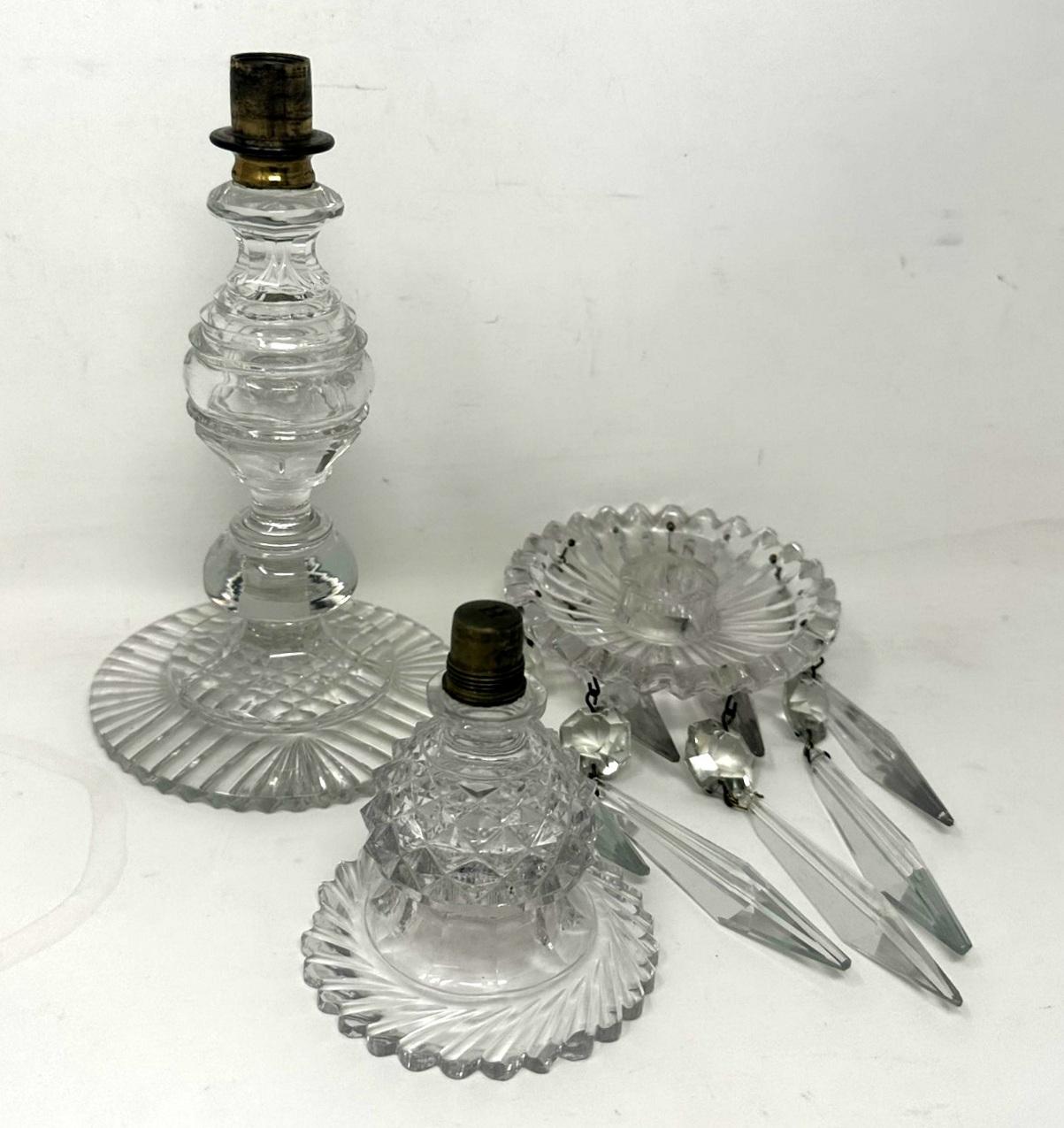 XIXe siècle Paire de chandeliers de style Régence anglaise anciens en cristal et verre de John Blades en vente