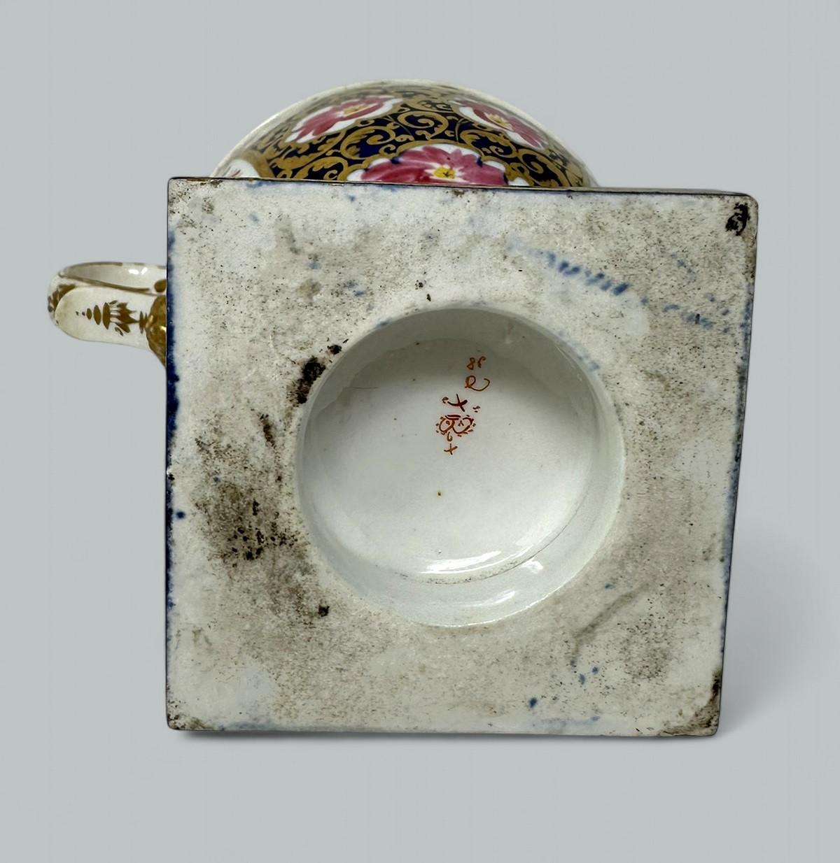 Par Antiguo Inglés Royal Crown Derby Campana Urnas Jarrones de Porcelana Imari Patern en venta 2