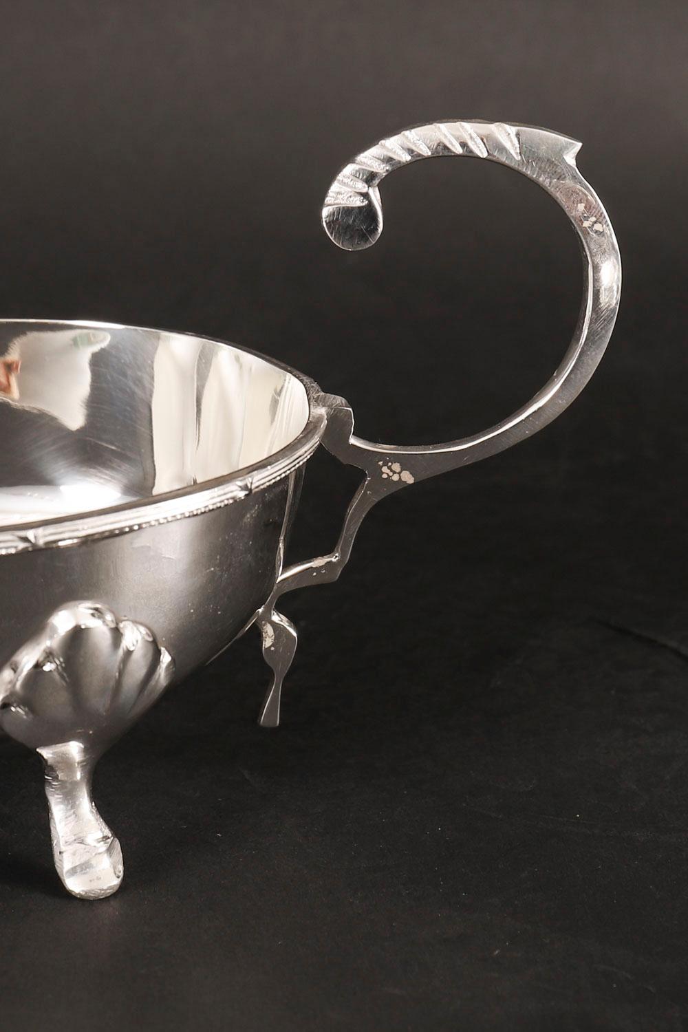 Ancienne paire de saucières anglaises en métal argenté sur pied 20ème siècle en vente 4