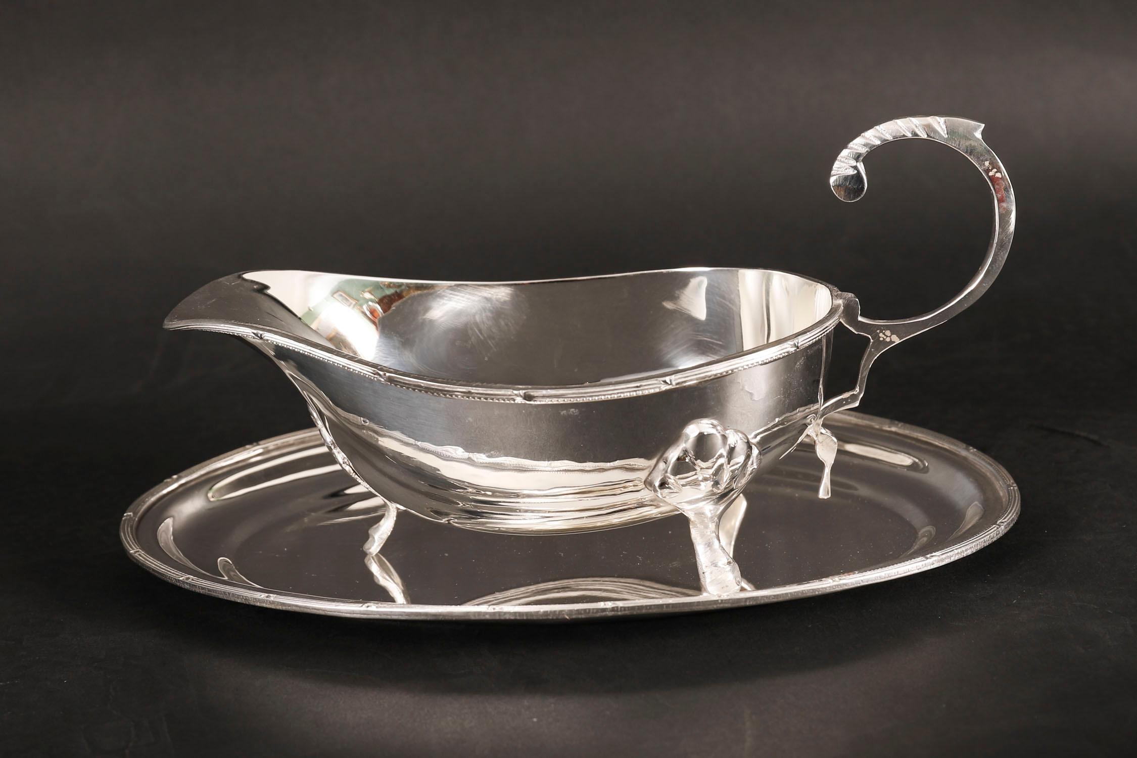 Ancienne paire de saucières anglaises en métal argenté sur pied 20ème siècle en vente 5