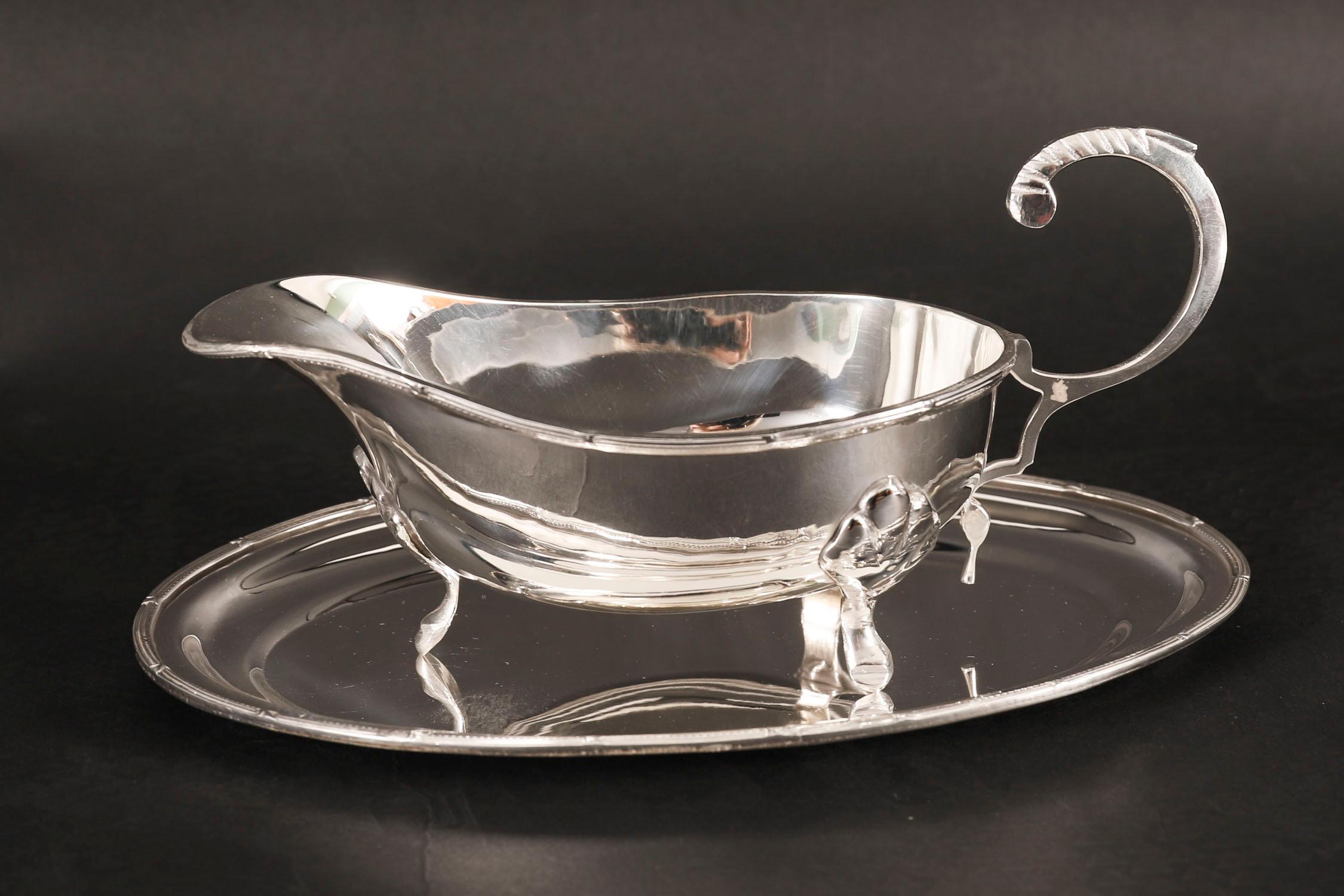 Ancienne paire de saucières anglaises en métal argenté sur pied 20ème siècle en vente 10