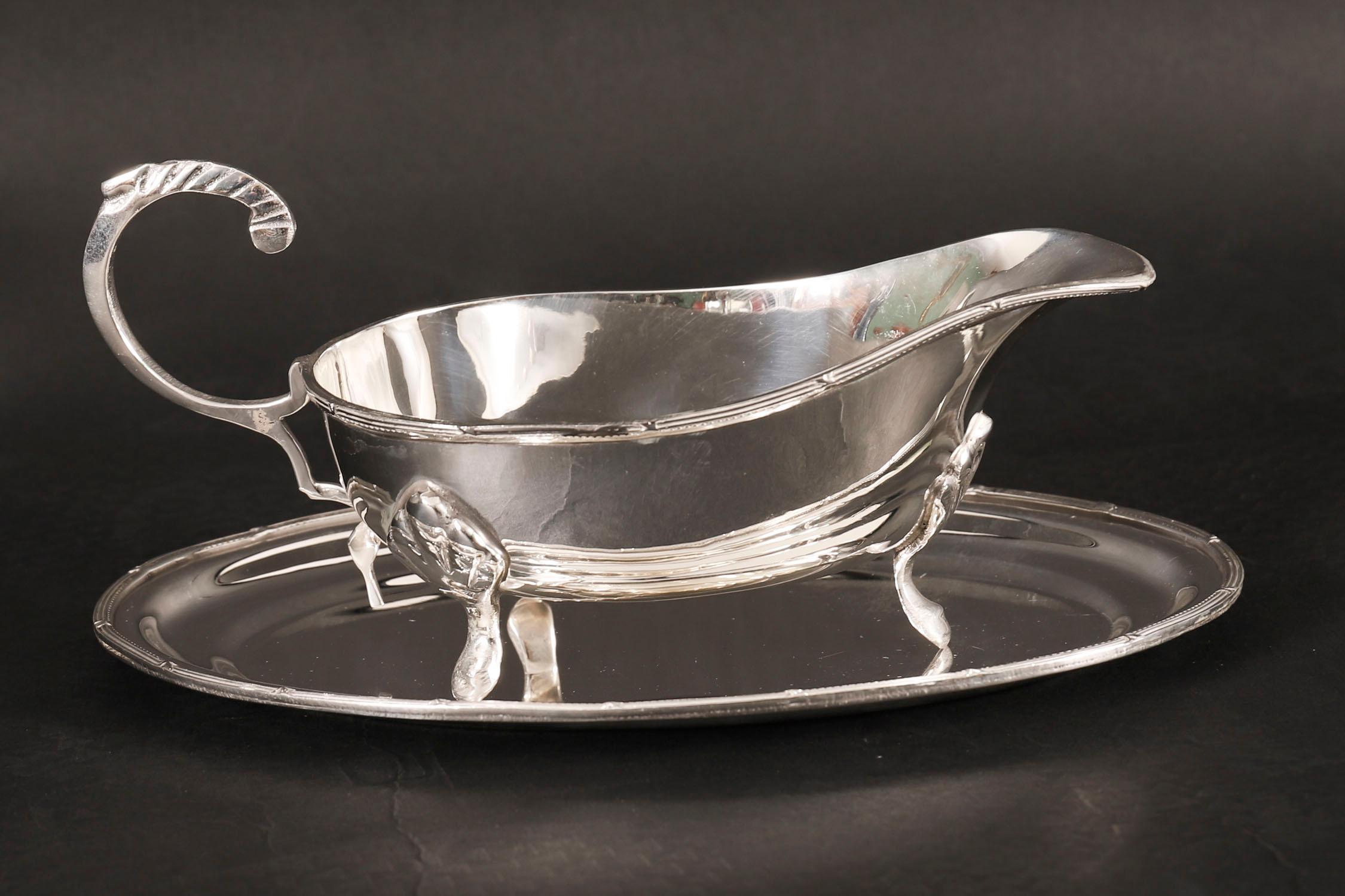 Édouardien Ancienne paire de saucières anglaises en métal argenté sur pied 20ème siècle en vente