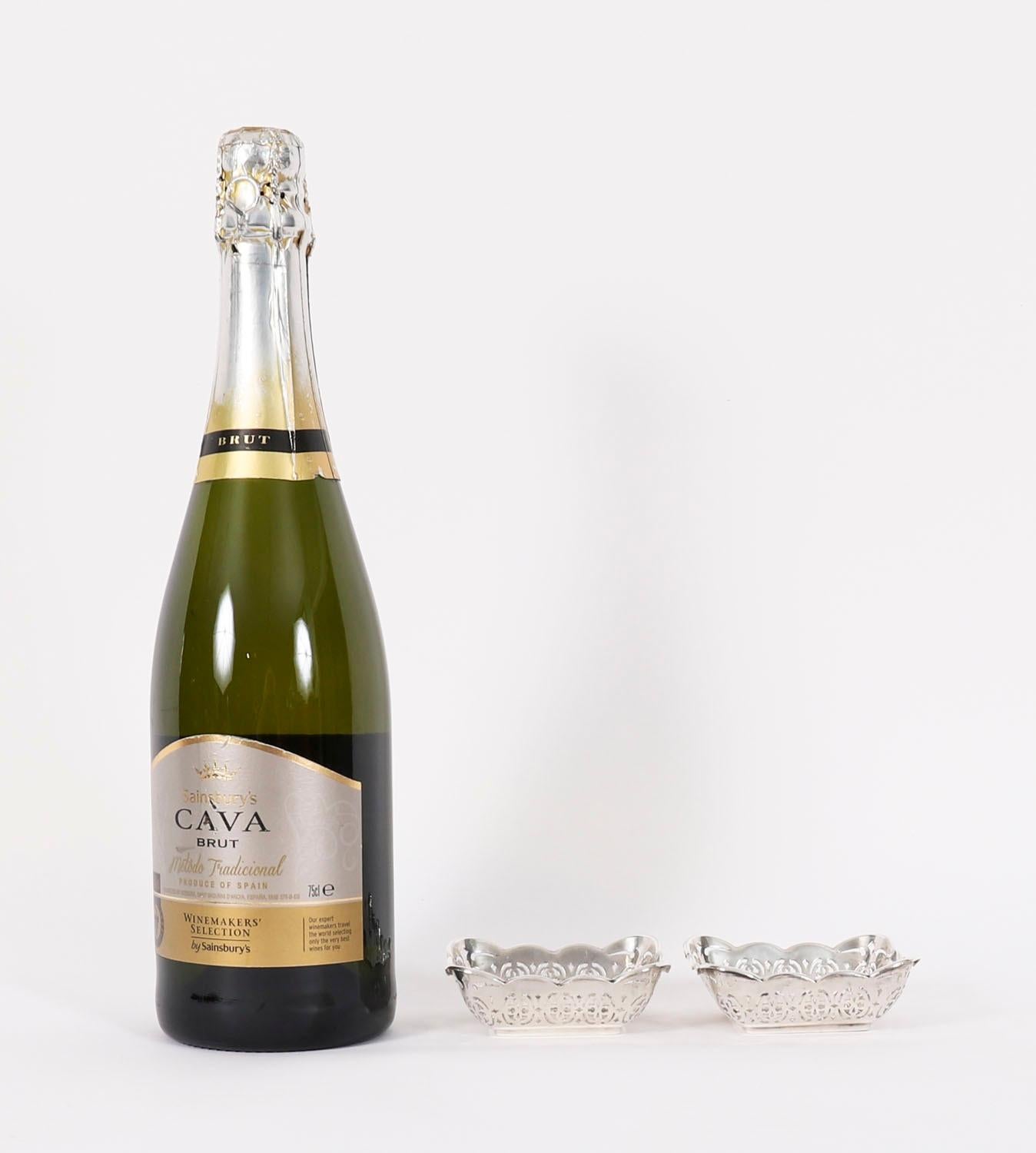 Antica coppia inglese di piatti Bon Bon in argento Sterling-William Devenport datata 1925 in vendita 6