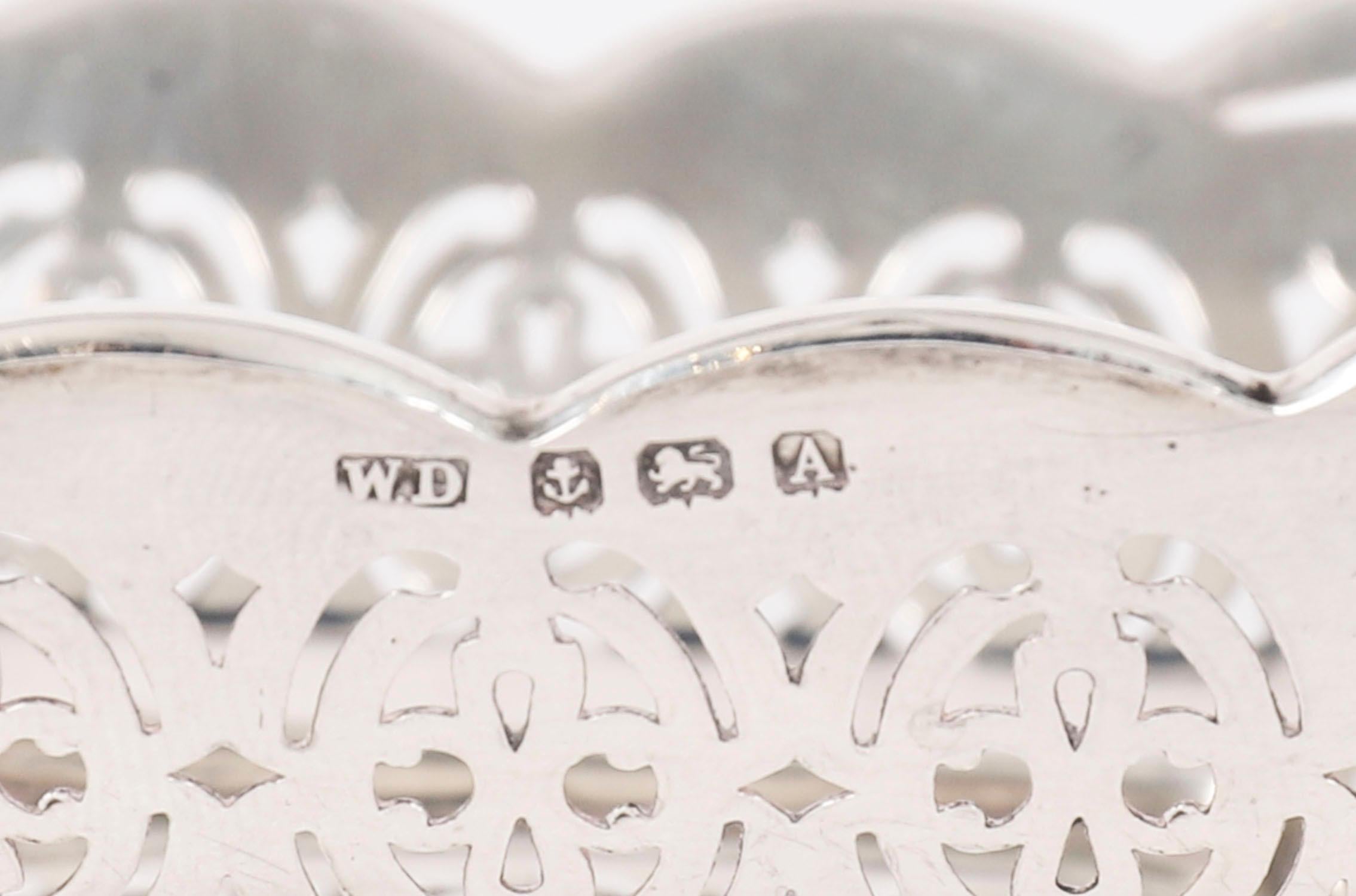 Antica coppia inglese di piatti Bon Bon in argento Sterling-William Devenport datata 1925 in vendita 1