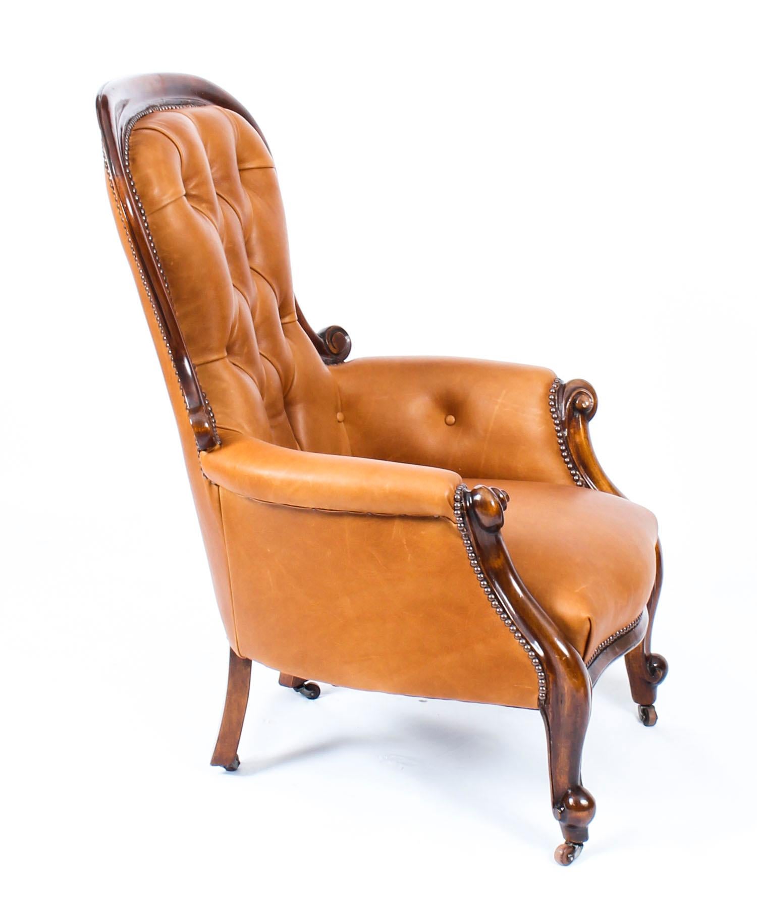 19th Century Pair of English Victorian Mahogany Spoonback Leather Armchairs In Good Condition In London, GB