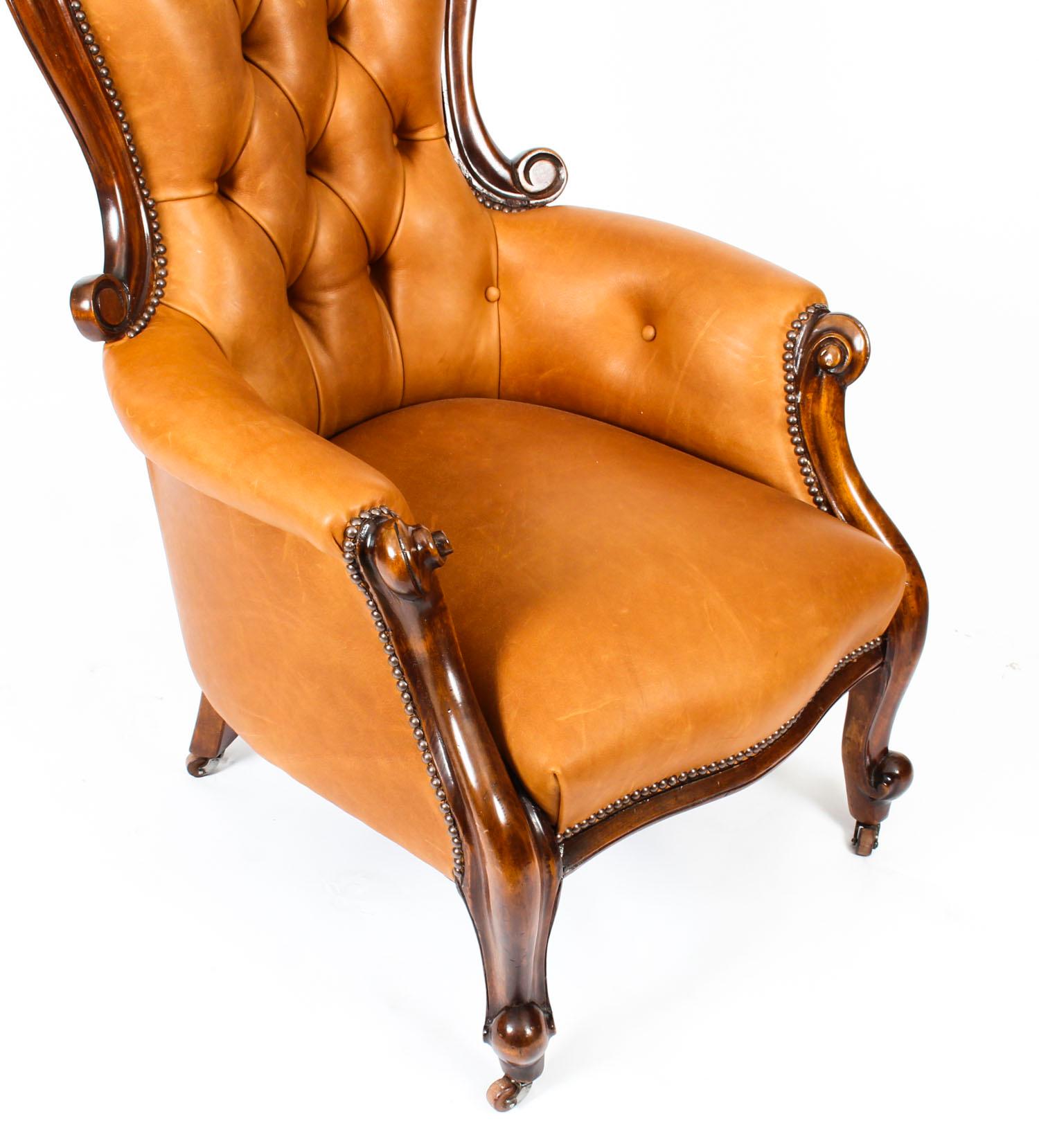 Late 19th Century 19th Century Pair of English Victorian Mahogany Spoonback Leather Armchairs