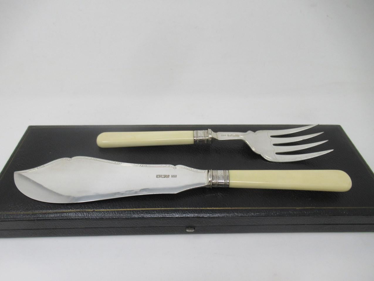 Antique Pair English Victorian Sterling Silver Fish Servers Forks Crumb Tray In Good Condition For Sale In Dublin, Ireland