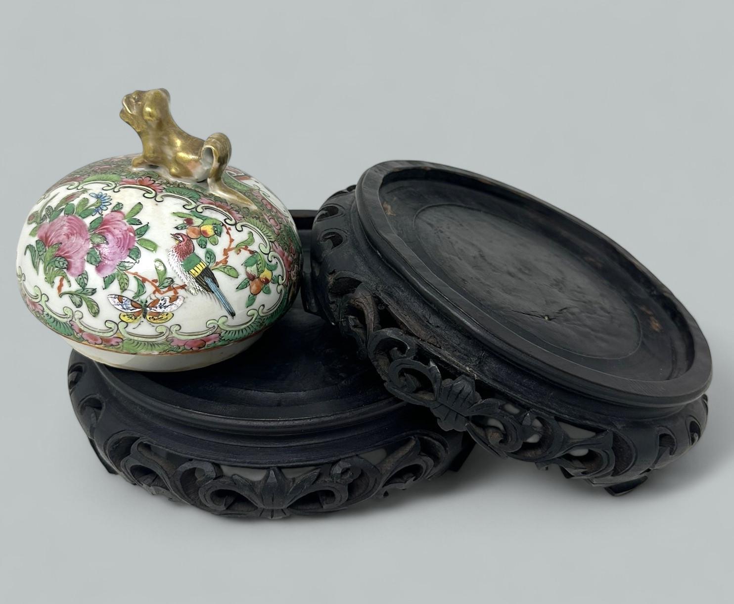 Antique Pair Famille Rose Medallion Canton Cantonese Chinese Fo Dog Vases Urns For Sale 6