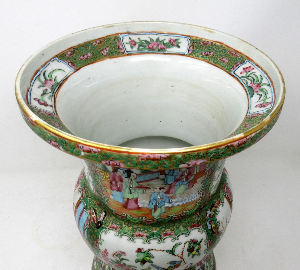 Antikes Paar Famille Rose Medaillon Kanton Chinesisch Gu Vasen Urnen 19ct im Angebot 2