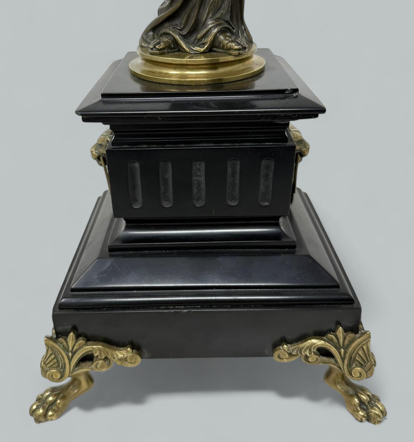 Antique French Figurel Bronzo Ormolu Marmo Classico Figura Femminile Fanciulla in vendita 4