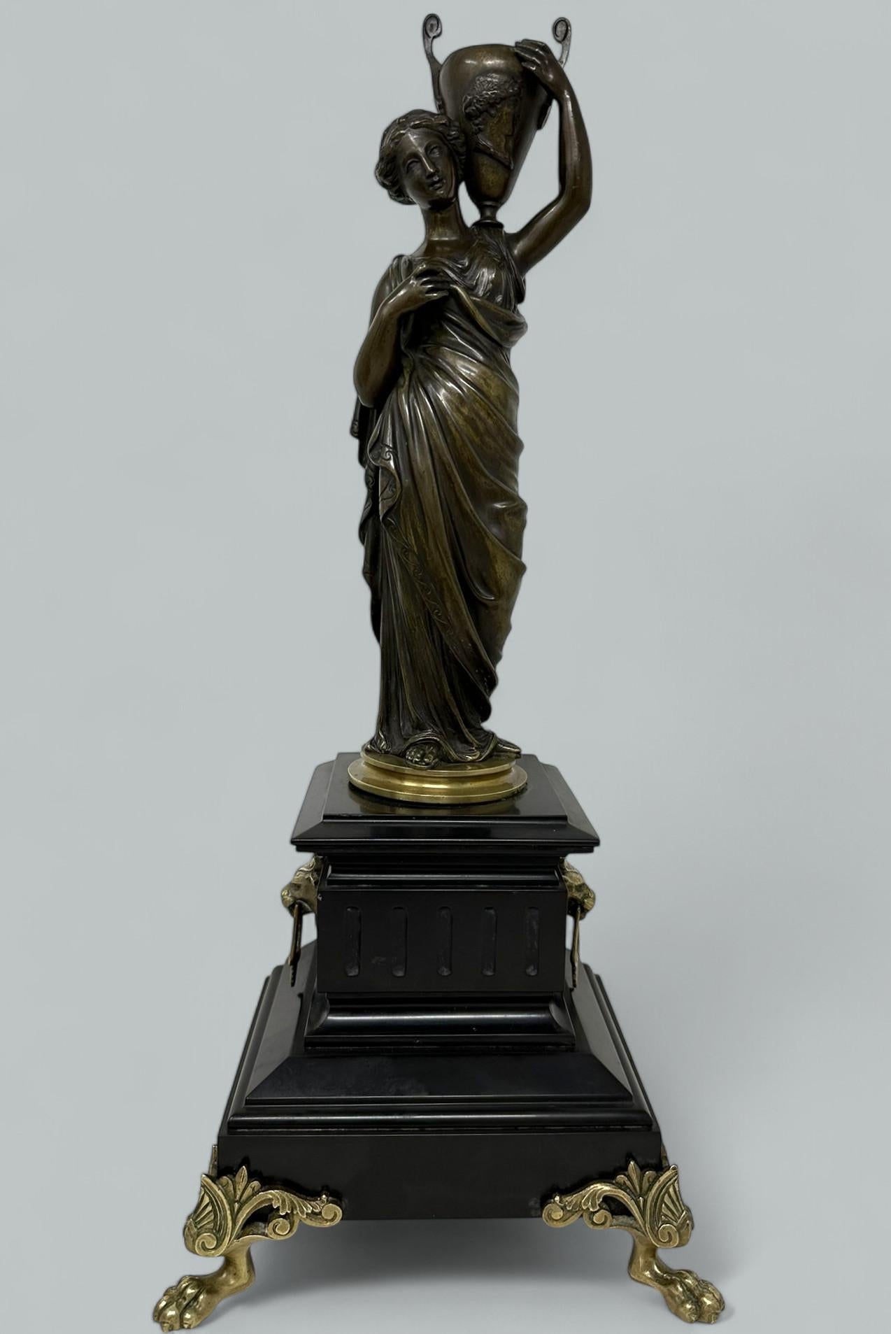 Primo vittoriano Antique French Figurel Bronzo Ormolu Marmo Classico Figura Femminile Fanciulla in vendita
