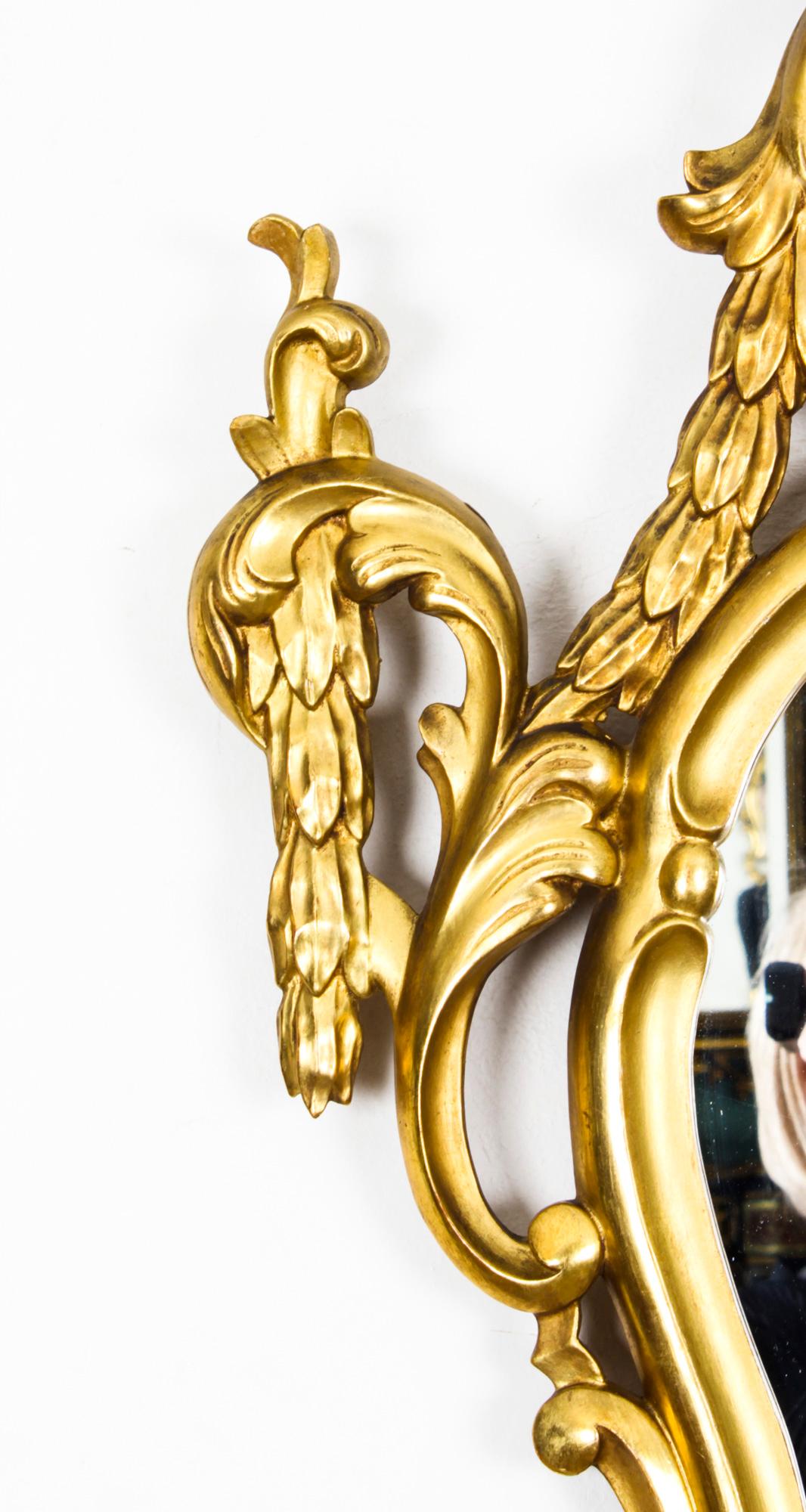 Ancienne paire de miroirs florentins rococo en bois doré du 19ème siècle en vente 4