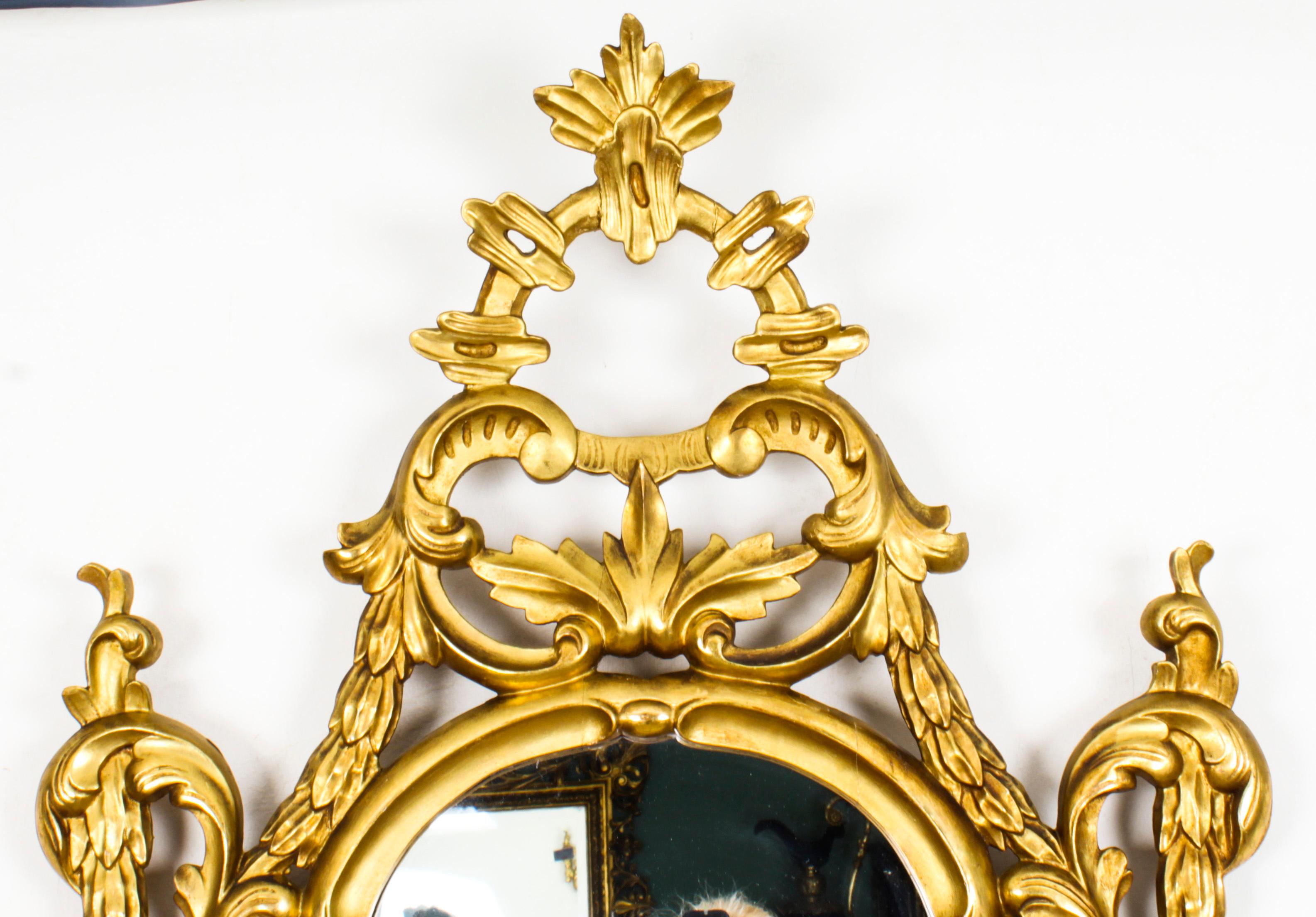 Miroir Ancienne paire de miroirs florentins rococo en bois doré du 19ème siècle en vente