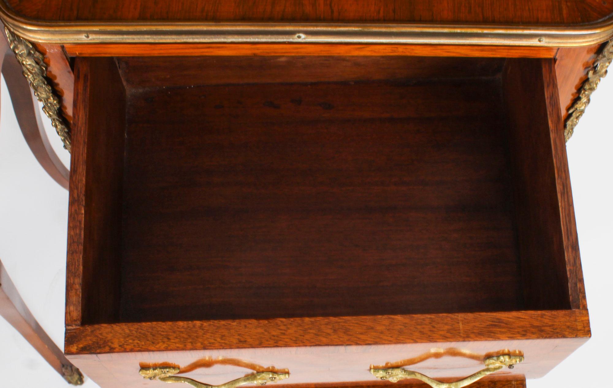 Paire de chevets anciens en marqueterie de bois de Violette 19ème siècle en vente 1