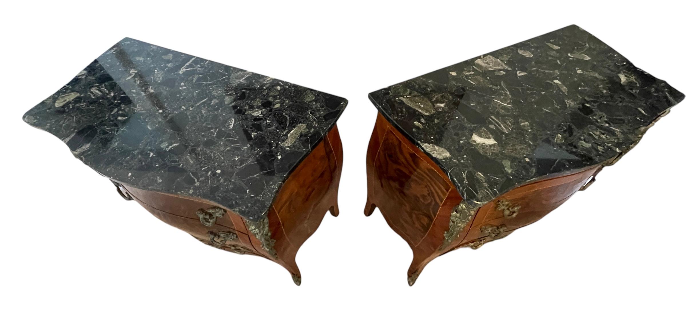 Antique Pair French Bombe Commodes Chest of Drawers Marble Tops Brass Ormulu In Good Condition In Rochester, NY