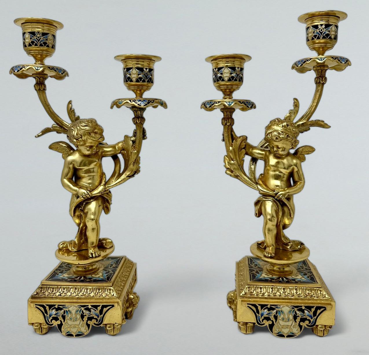 Paire de chandeliers anciens en cloisonné champlevé, bronze doré et bronze chérubin.  en vente 3